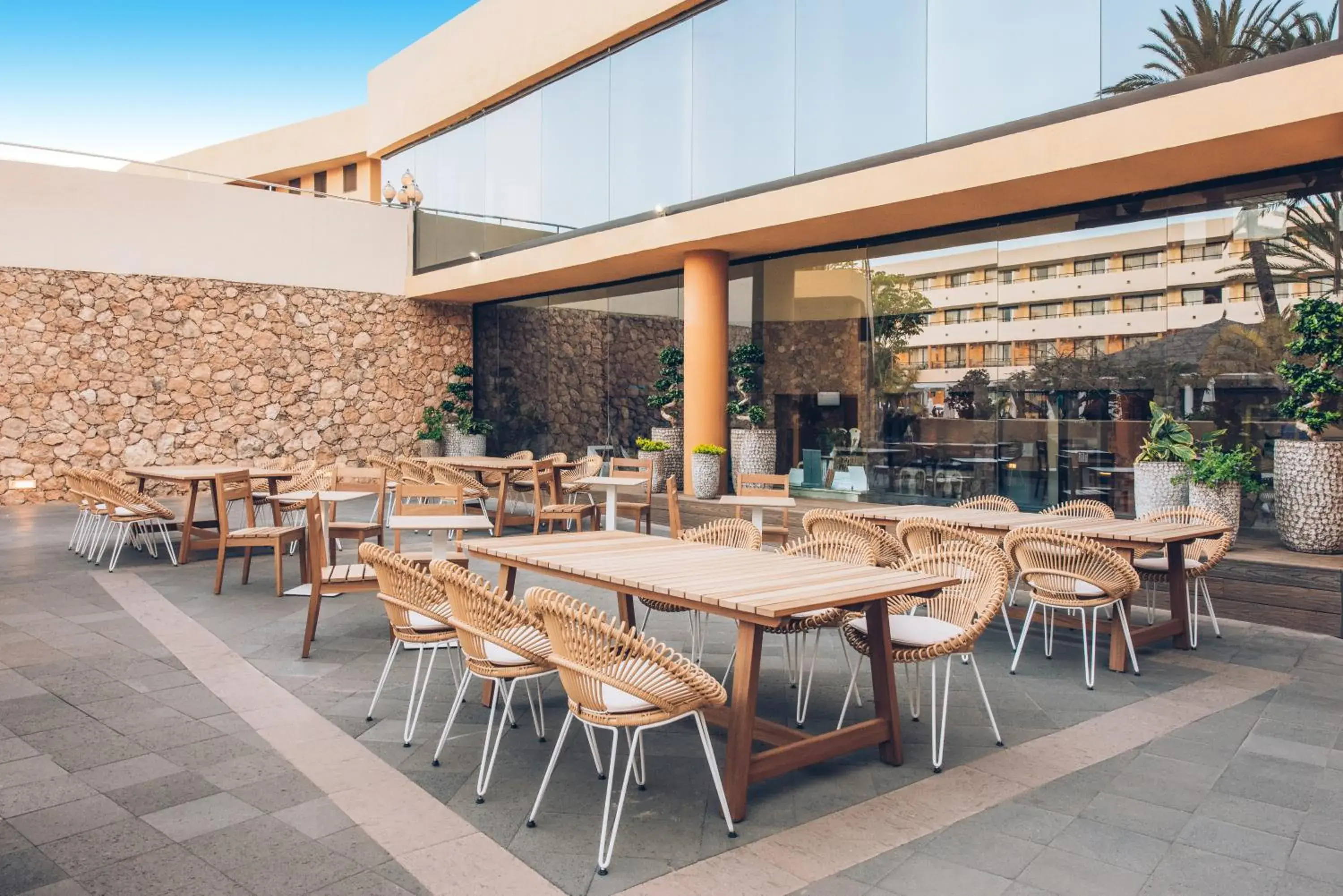 Lounge or bar in Iberostar Waves Playa Gaviotas All Inclusive Lounge or bar in Iberostar Waves Playa Gaviotas All Inclusive