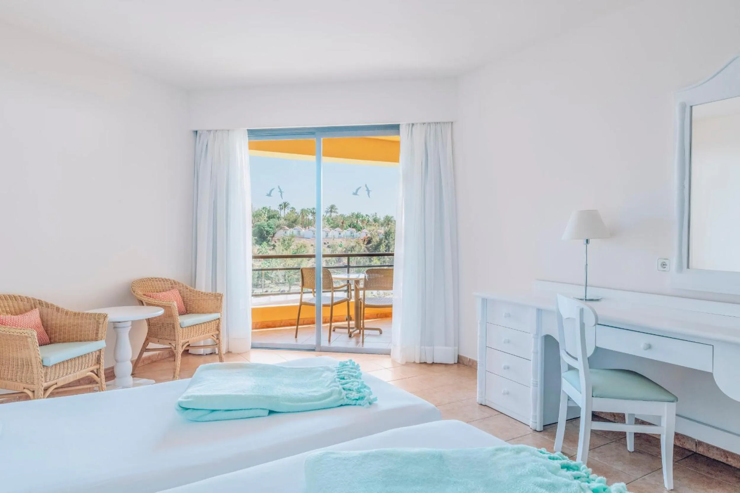 Bed in Iberostar Waves Playa Gaviotas All Inclusive