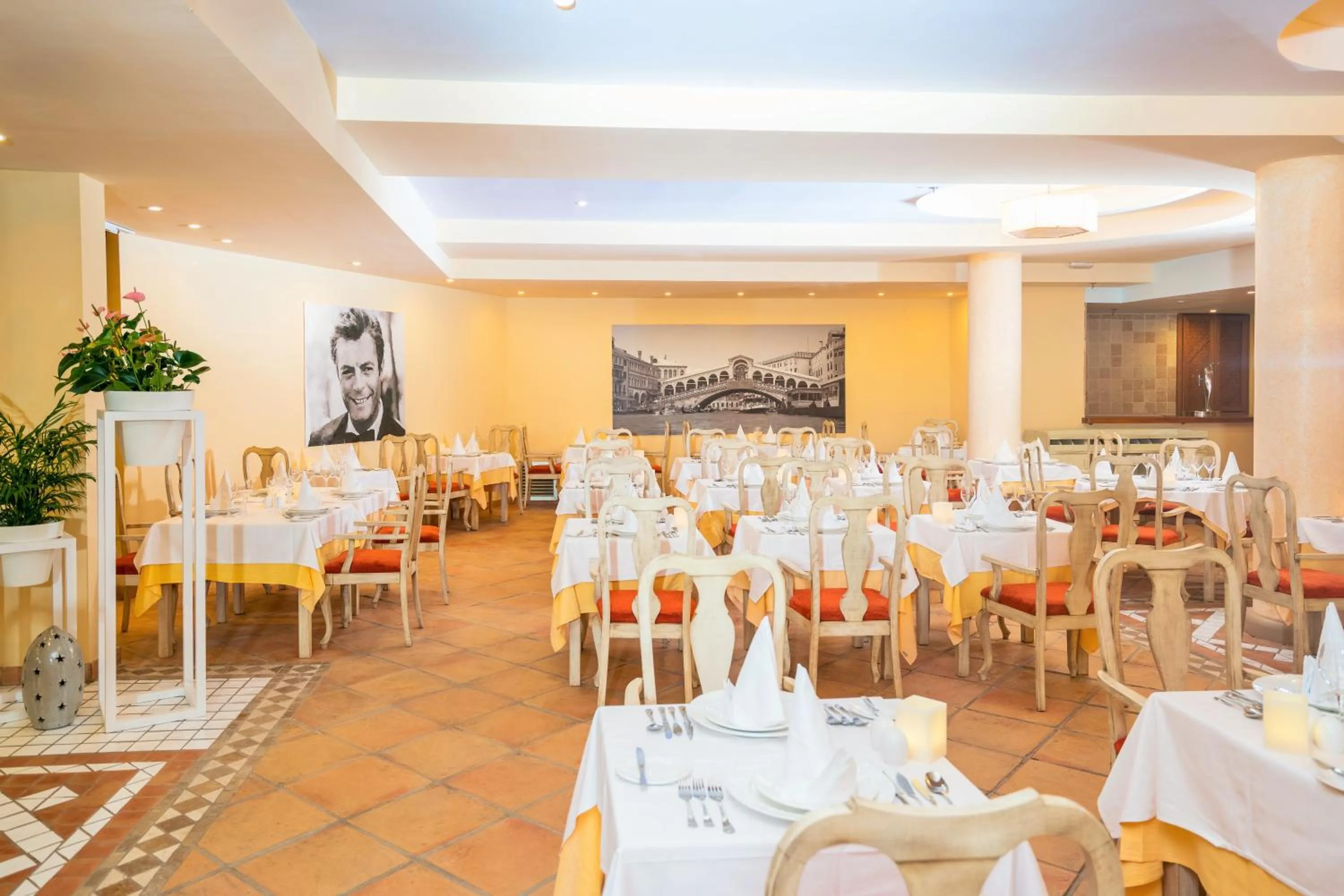 Restaurant/places to eat in Iberostar Waves Playa Gaviotas All Inclusive