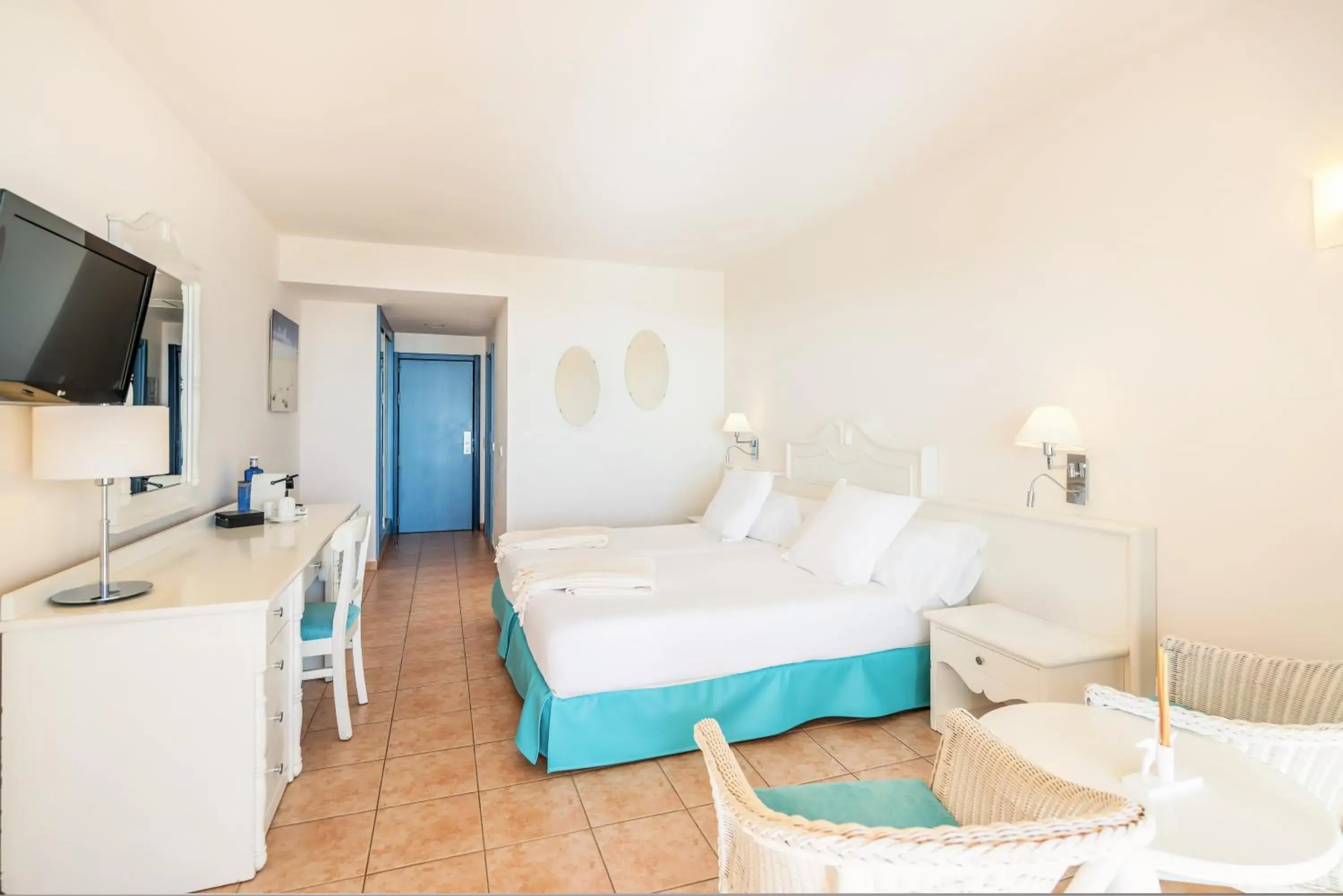 Bedroom, Bed in Iberostar Waves Playa Gaviotas All Inclusive Bedroom, Bed in Iberostar Waves Playa Gaviotas All Inclusive