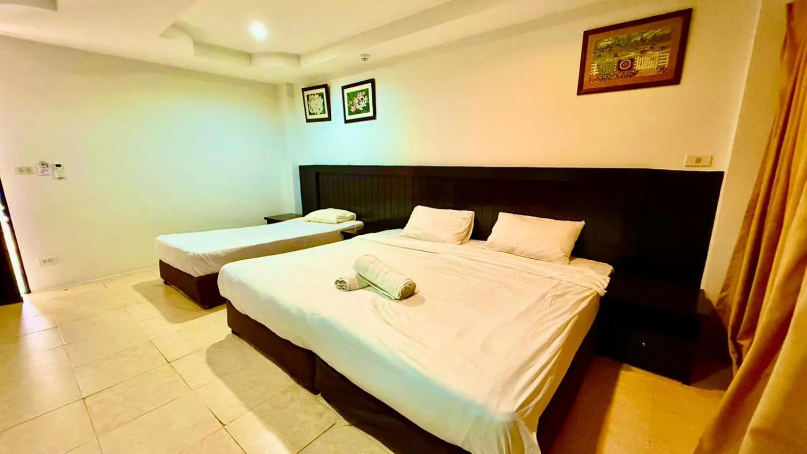 Bed in Hill Side Patong Hotel