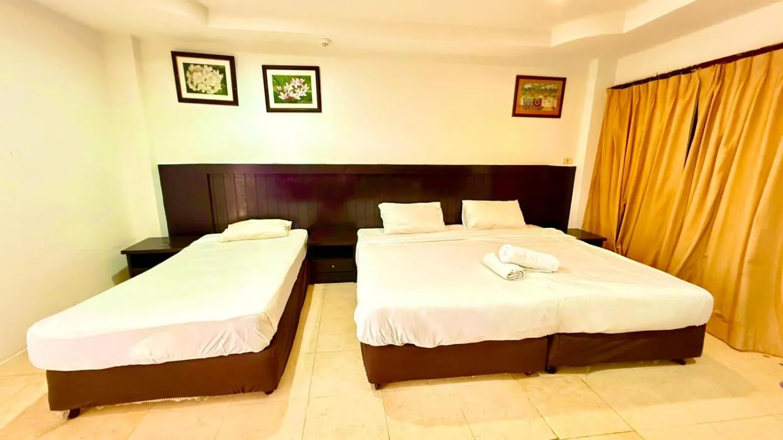 Bed in Hill Side Patong Hotel