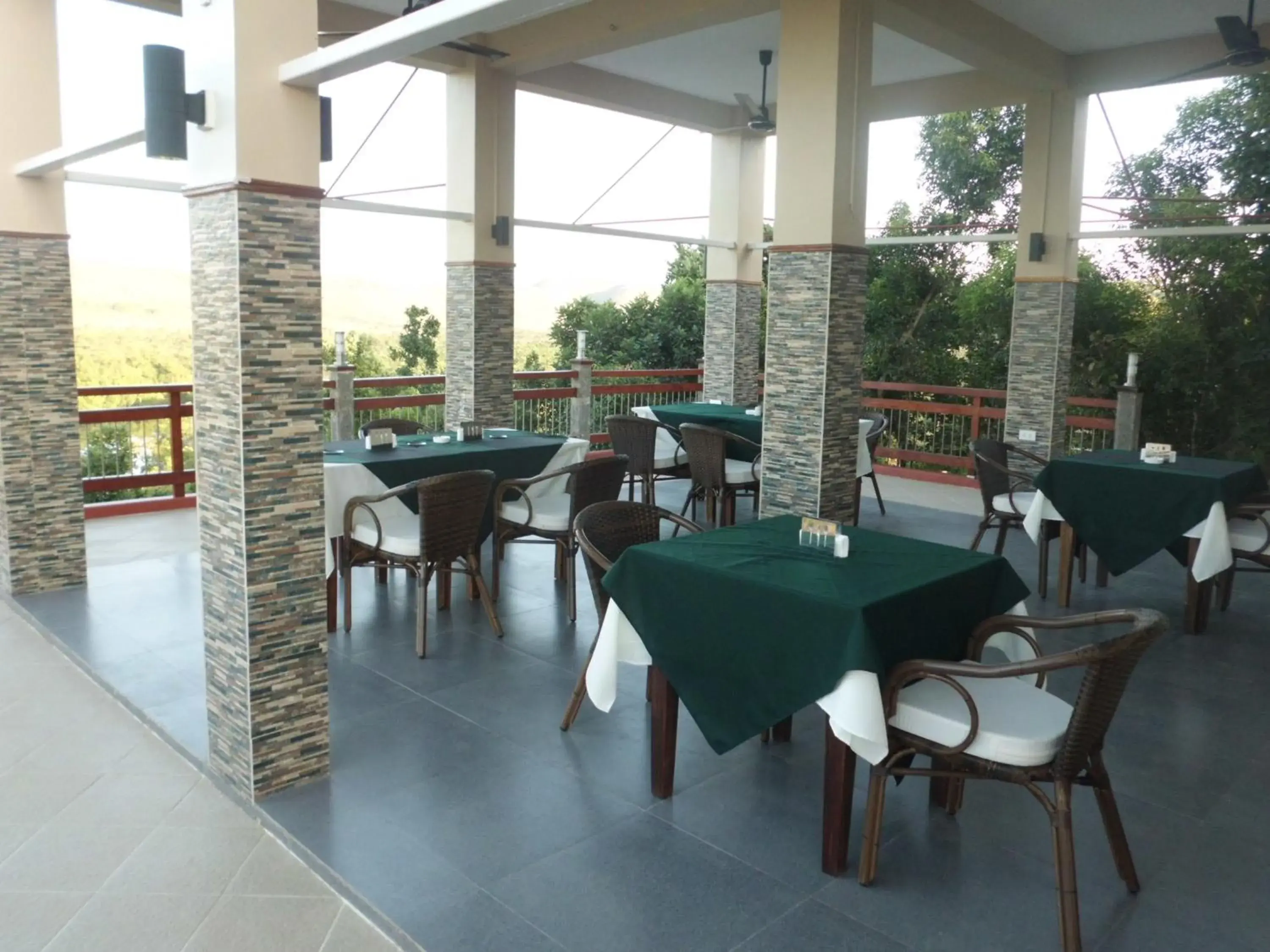 Restaurant/places to eat in The Riverhouse Restaurant/places to eat in The Riverhouse