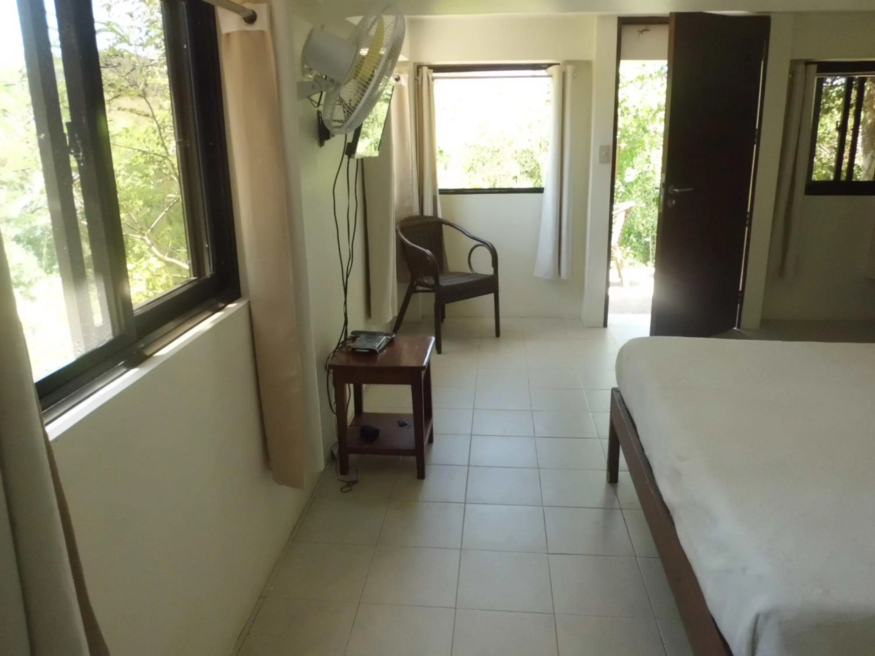 Photo of the whole room, Bed in The Riverhouse