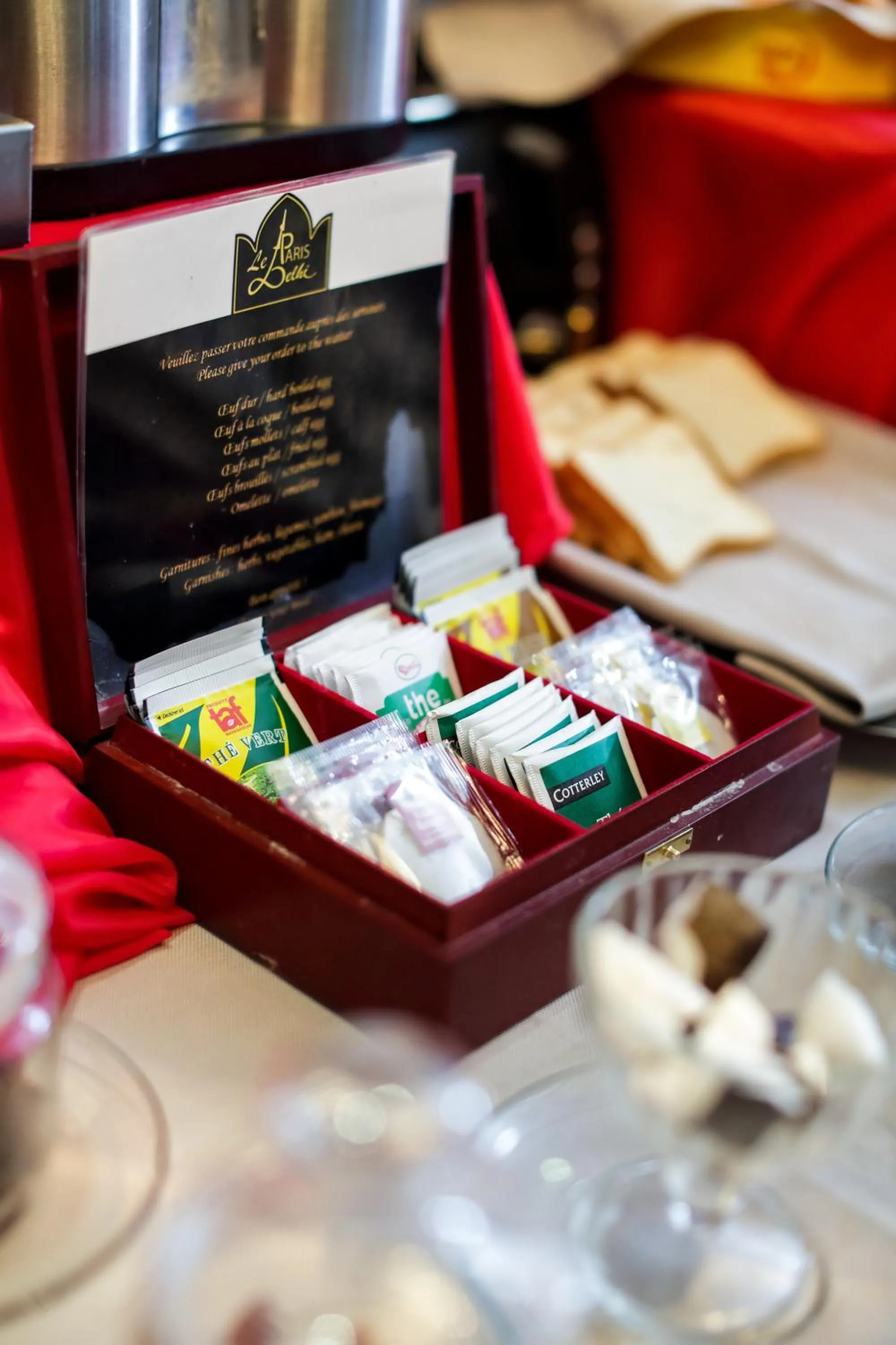 Restaurant/places to eat in Le Grand Mellis Hôtel & Spa