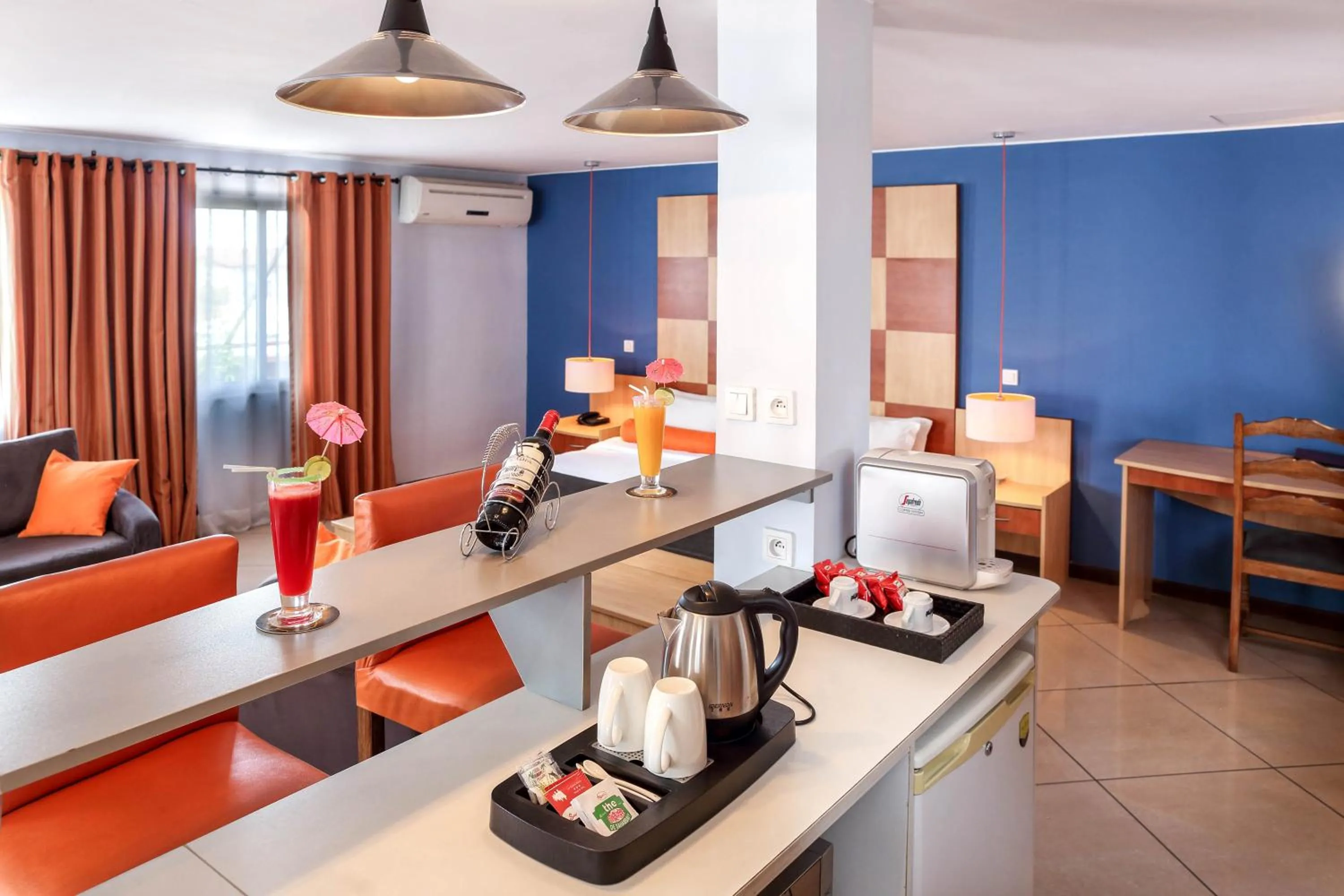 City view, Bed in Le Grand Mellis Hôtel & Spa