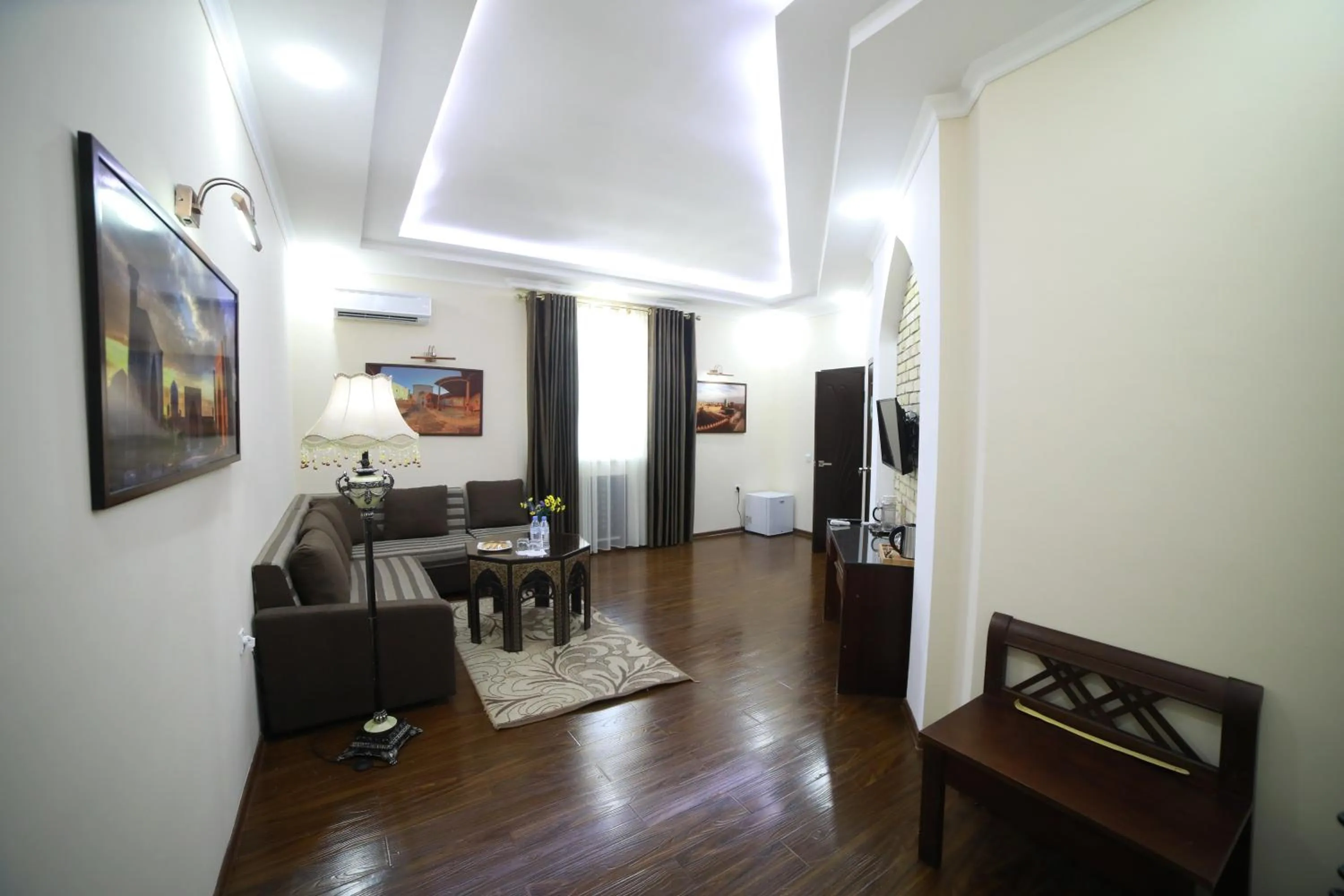 Communal lounge/ TV room in Arkanchi Hotel