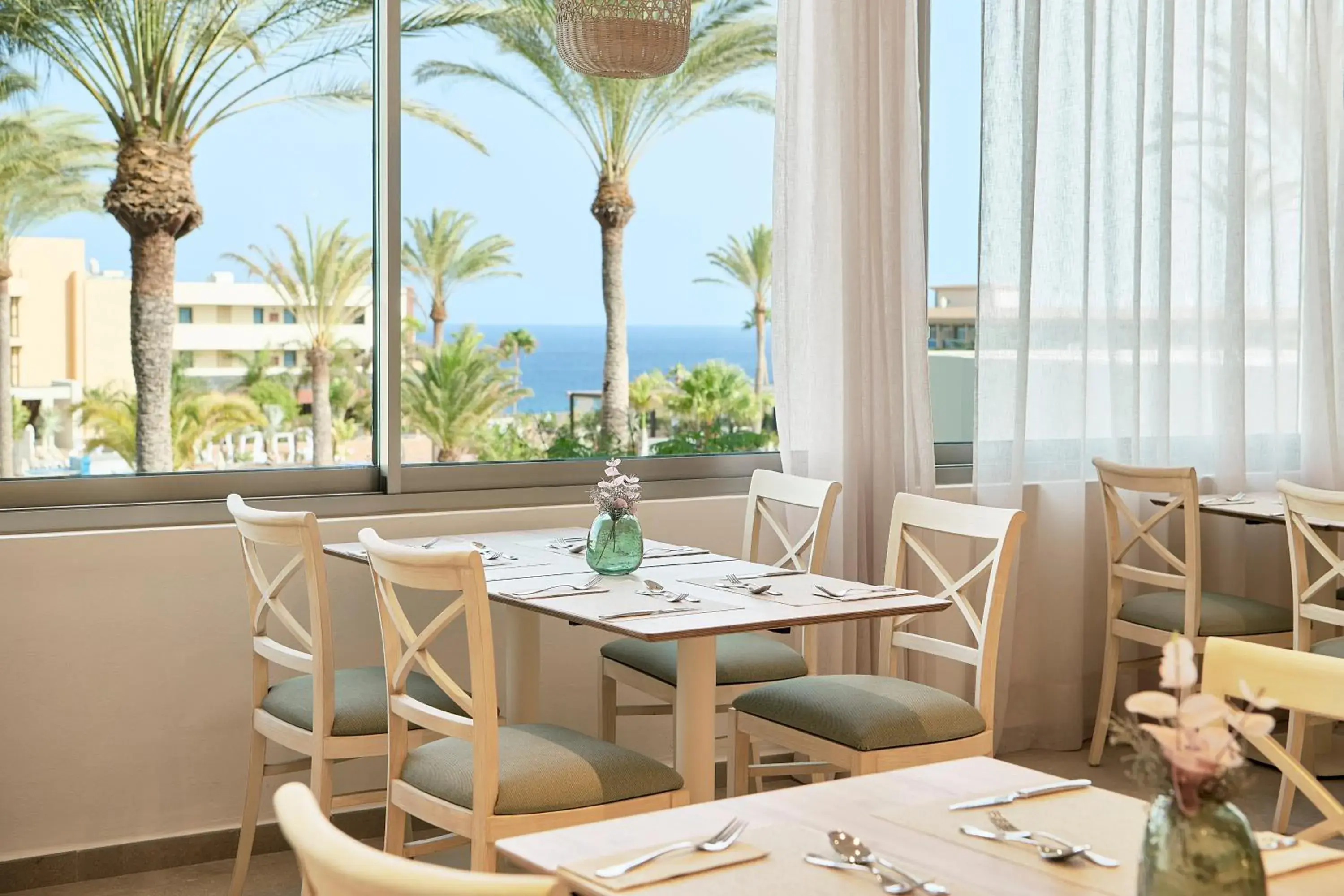 Restaurant/places to eat in Iberostar Waves Gaviotas Park Restaurant/places to eat in Iberostar Waves Gaviotas Park