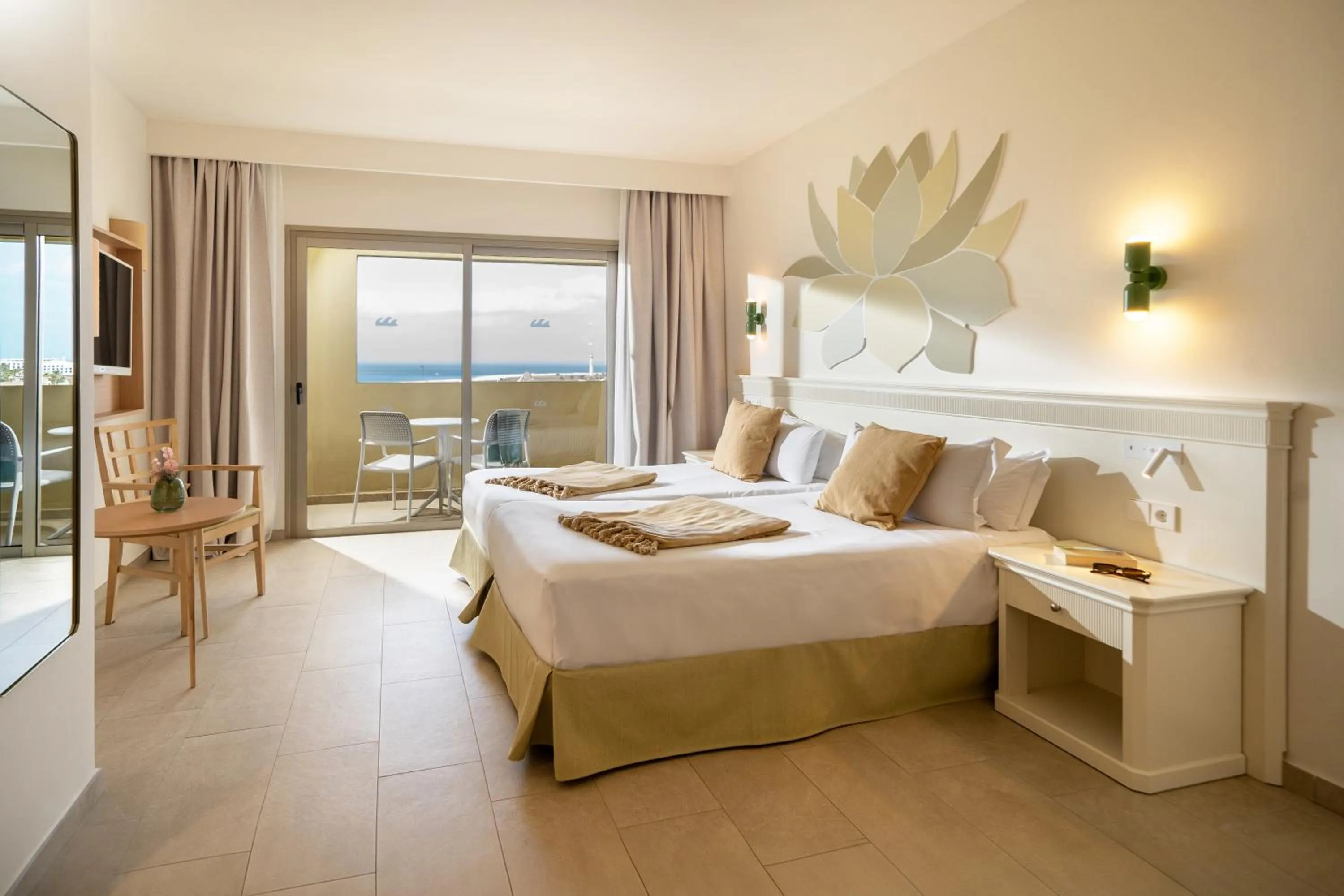 Bedroom, Bed in Iberostar Waves Gaviotas Park