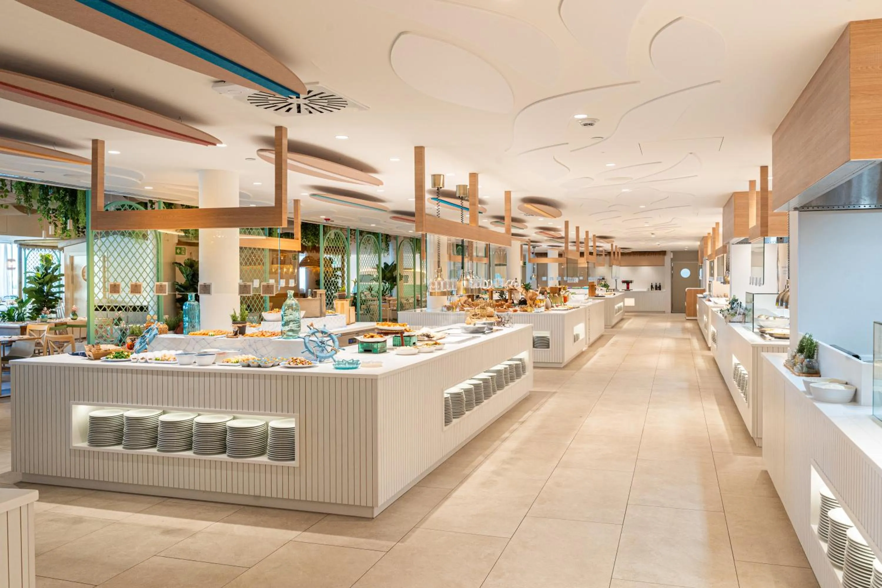 Restaurant/places to eat in Iberostar Waves Gaviotas Park