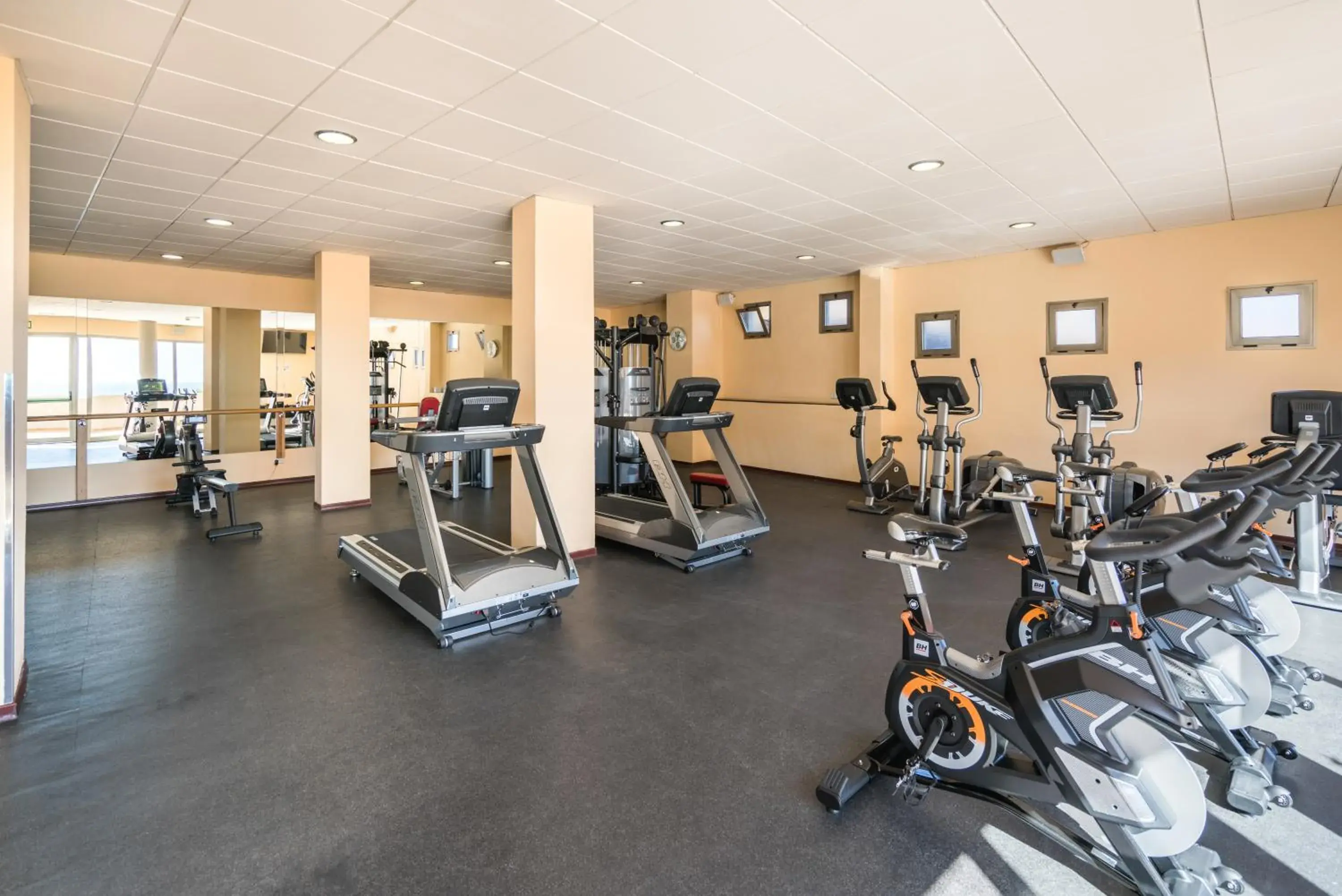 Fitness centre/facilities in Iberostar Waves Gaviotas Park Fitness centre/facilities in Iberostar Waves Gaviotas Park