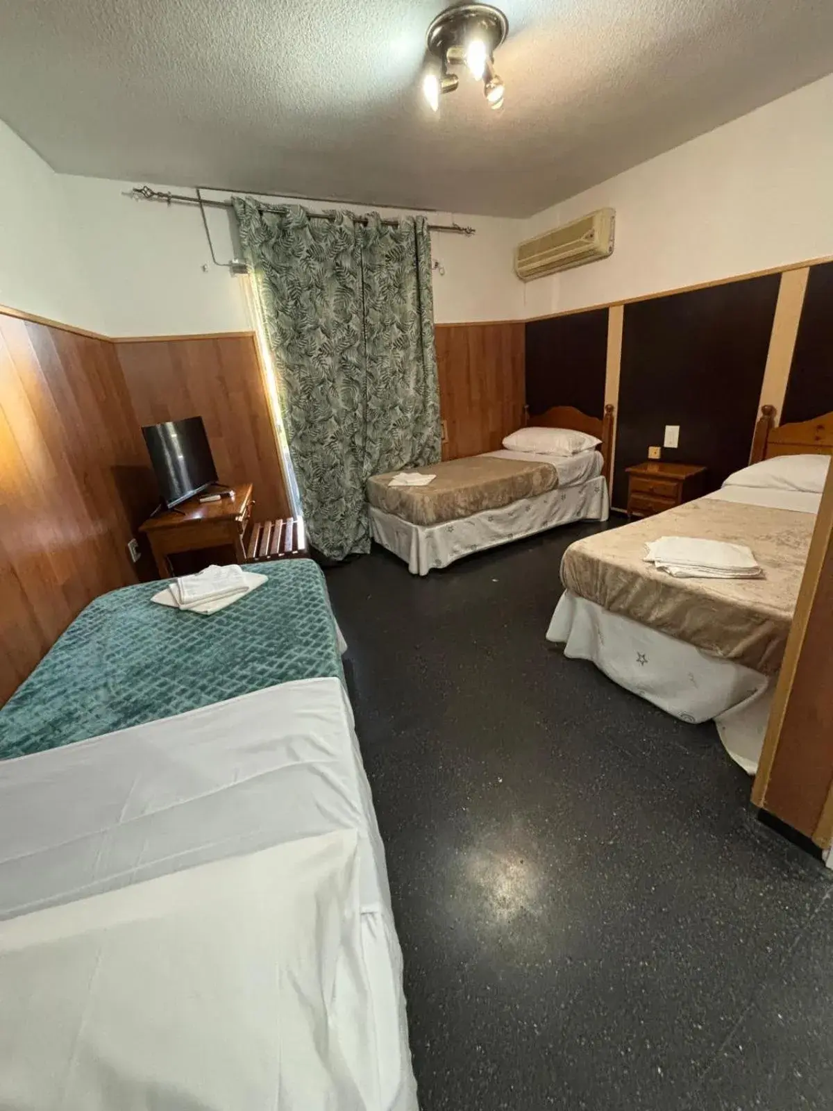 Triple Room with Private Bathroom in Hotel Don Jose Triple Room with Private Bathroom in Hotel Don Jose