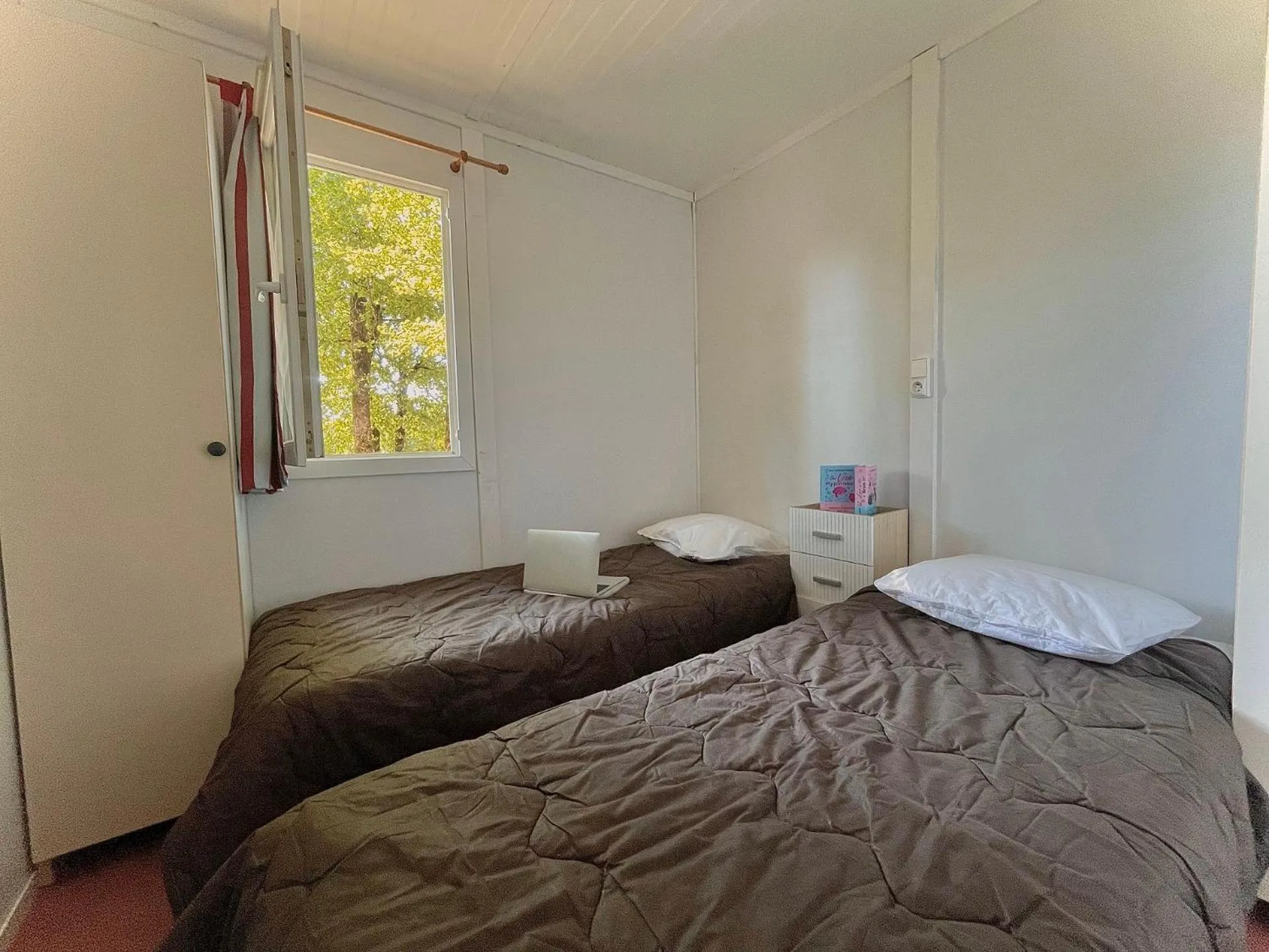 children in Les Chalets du Périgord