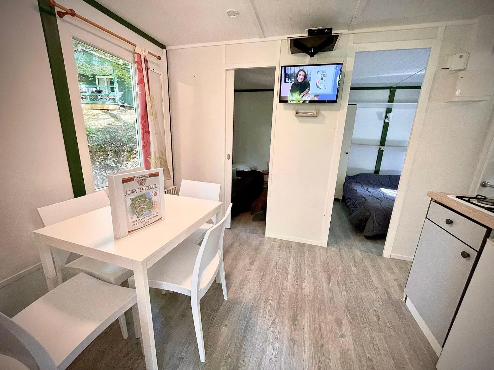 TV and multimedia in Les Chalets du Périgord