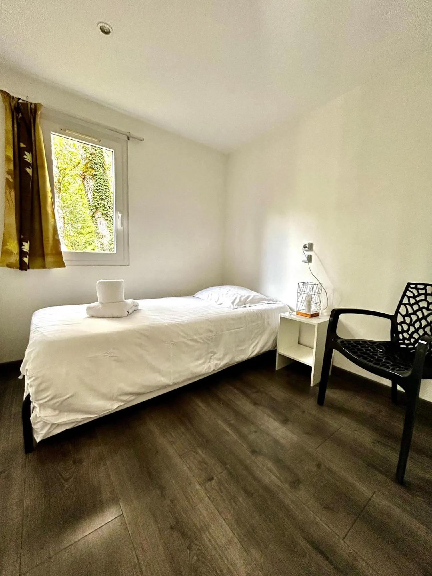 children in Les Chalets du Périgord