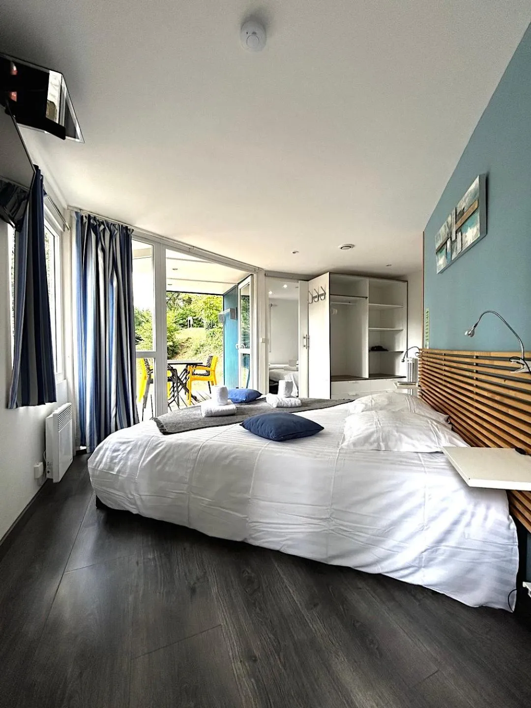 Bed in Les Chalets du Périgord