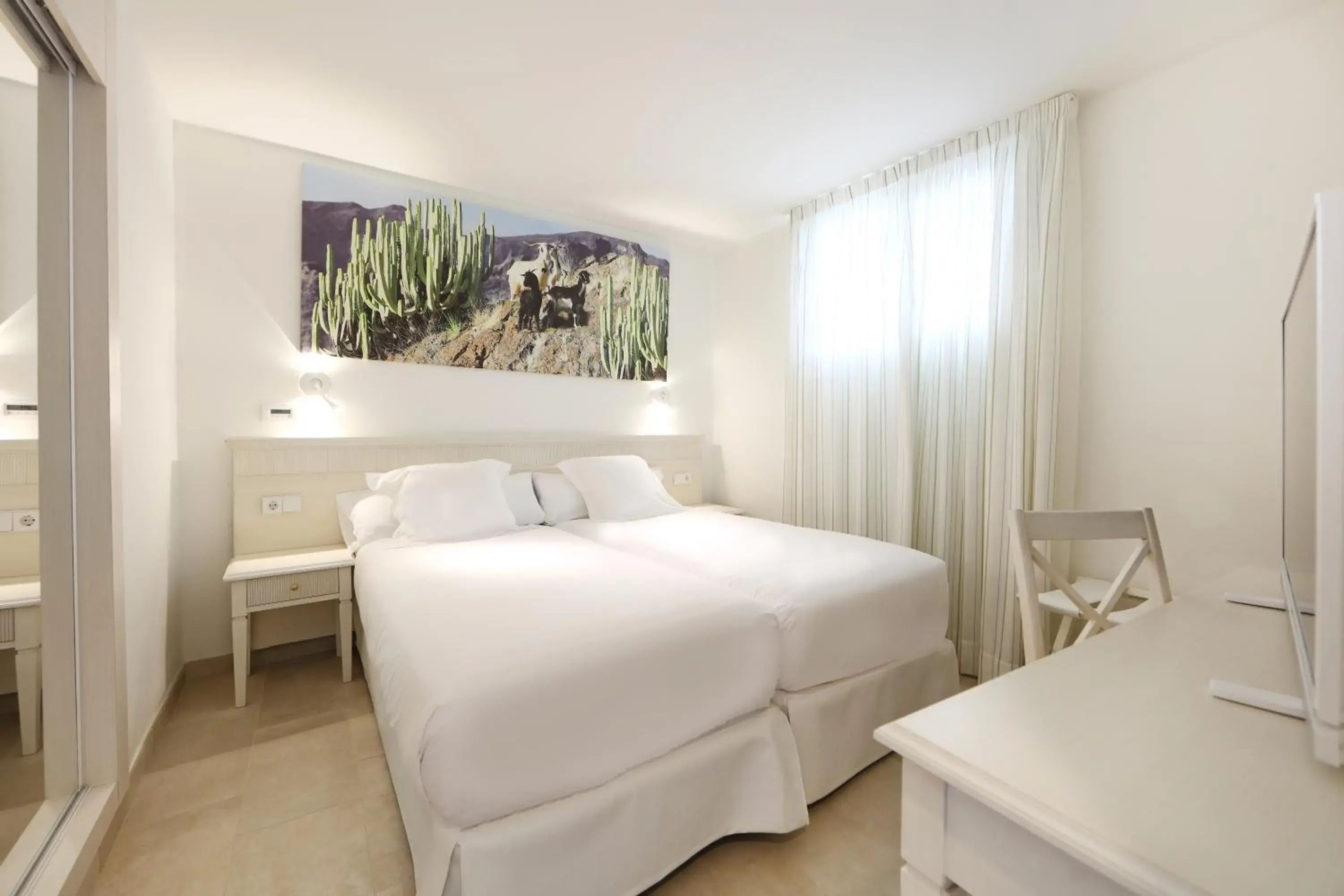 Bedroom, Bed in Iberostar Selection Lanzarote Park Bedroom, Bed in Iberostar Selection Lanzarote Park