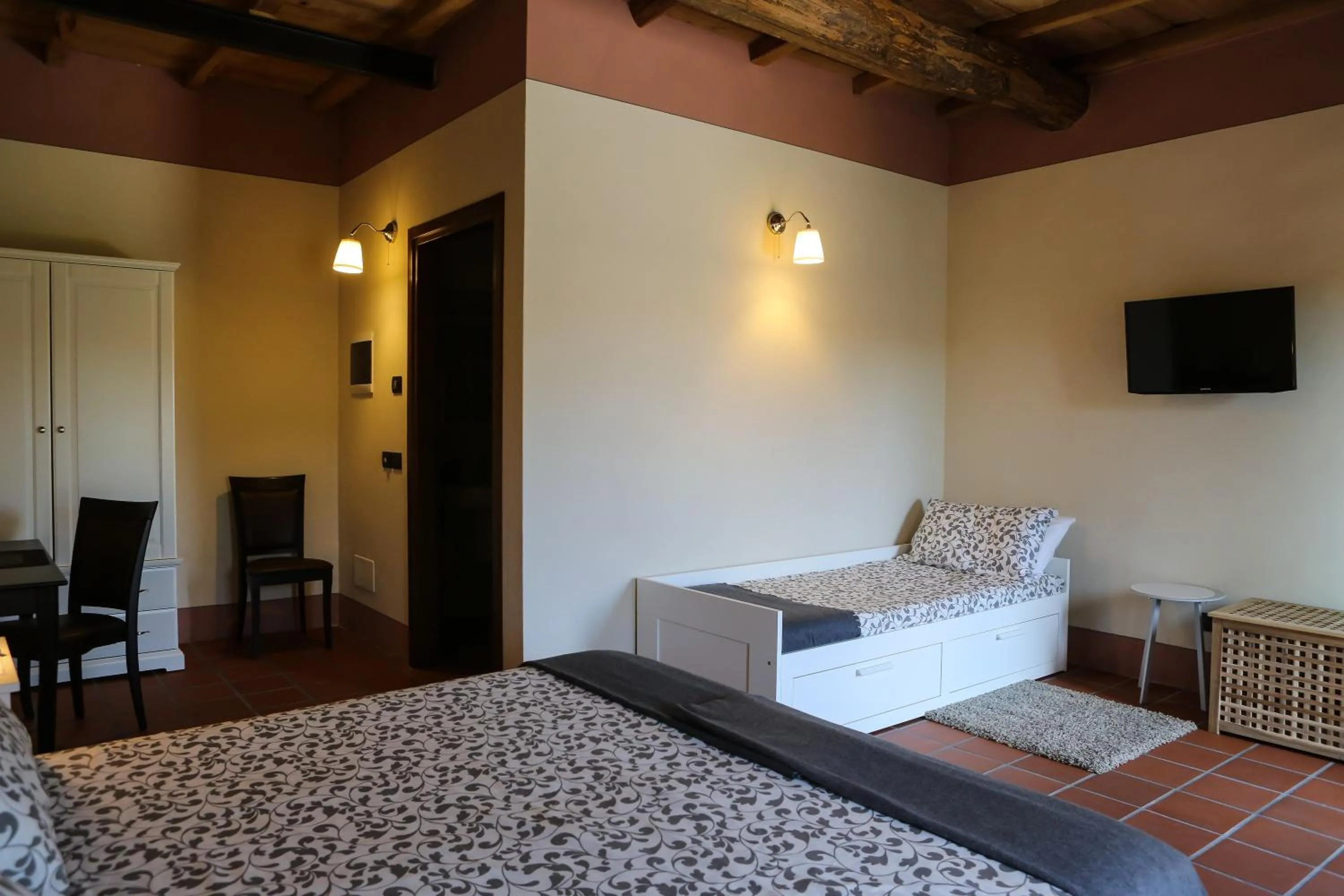 Triple Room with Private Bathroom - single occupancy in Tenuta Valtoppa