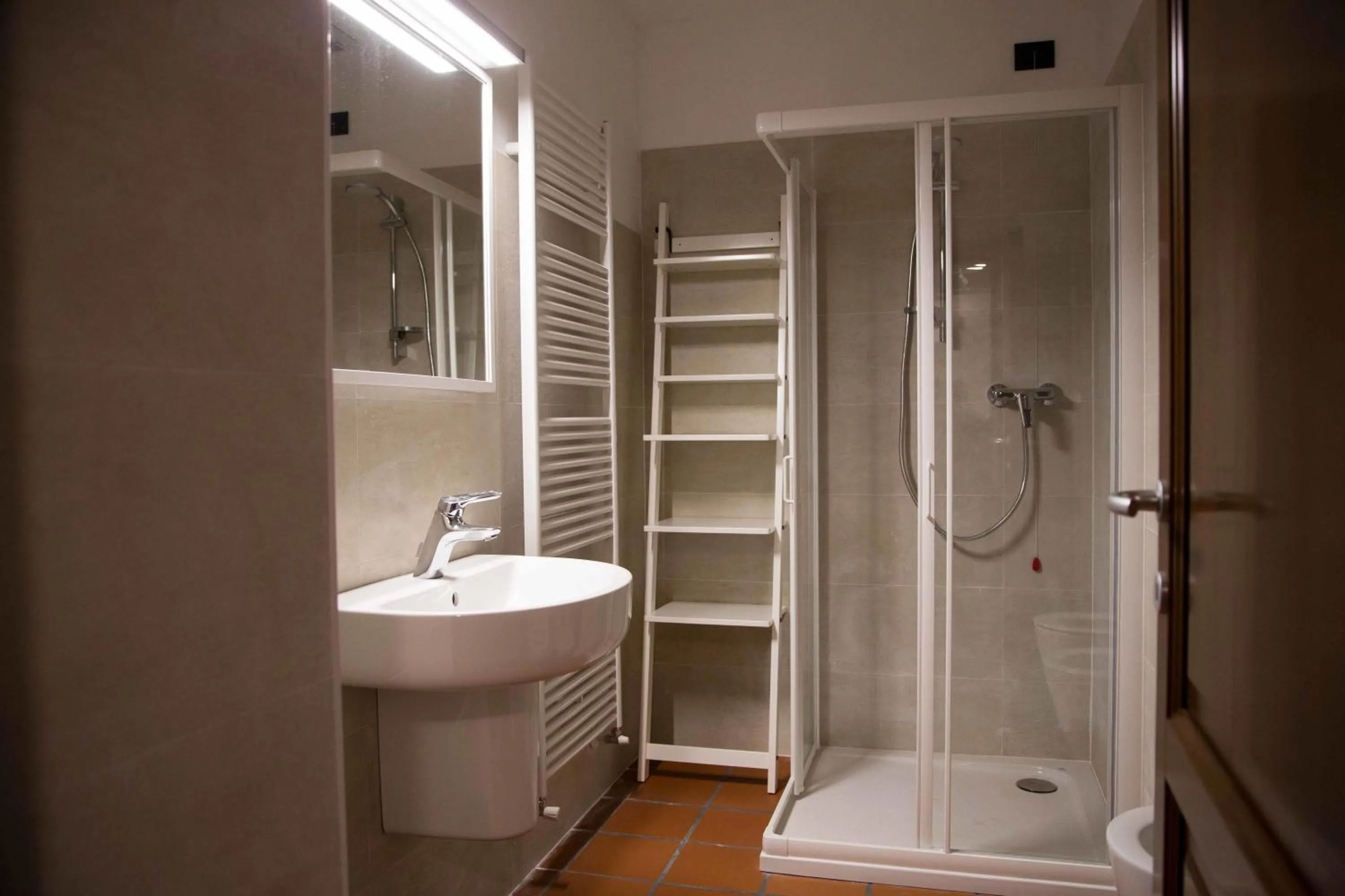 Twin Room with Private Bathroom - single occupancy in Tenuta Valtoppa