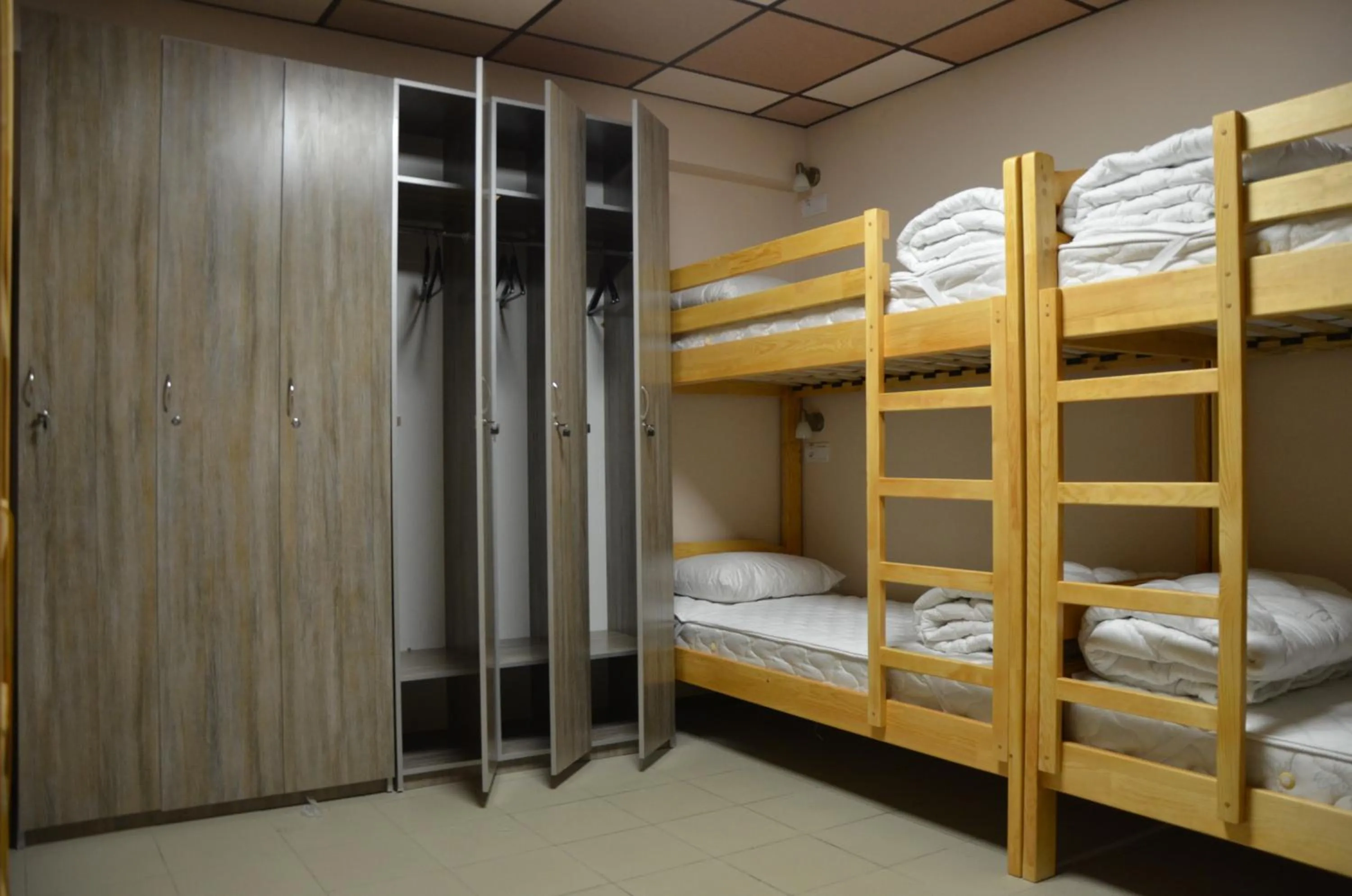 8-Bed Male Dormitory Room - single occupancy in Hostel VShokoladi
