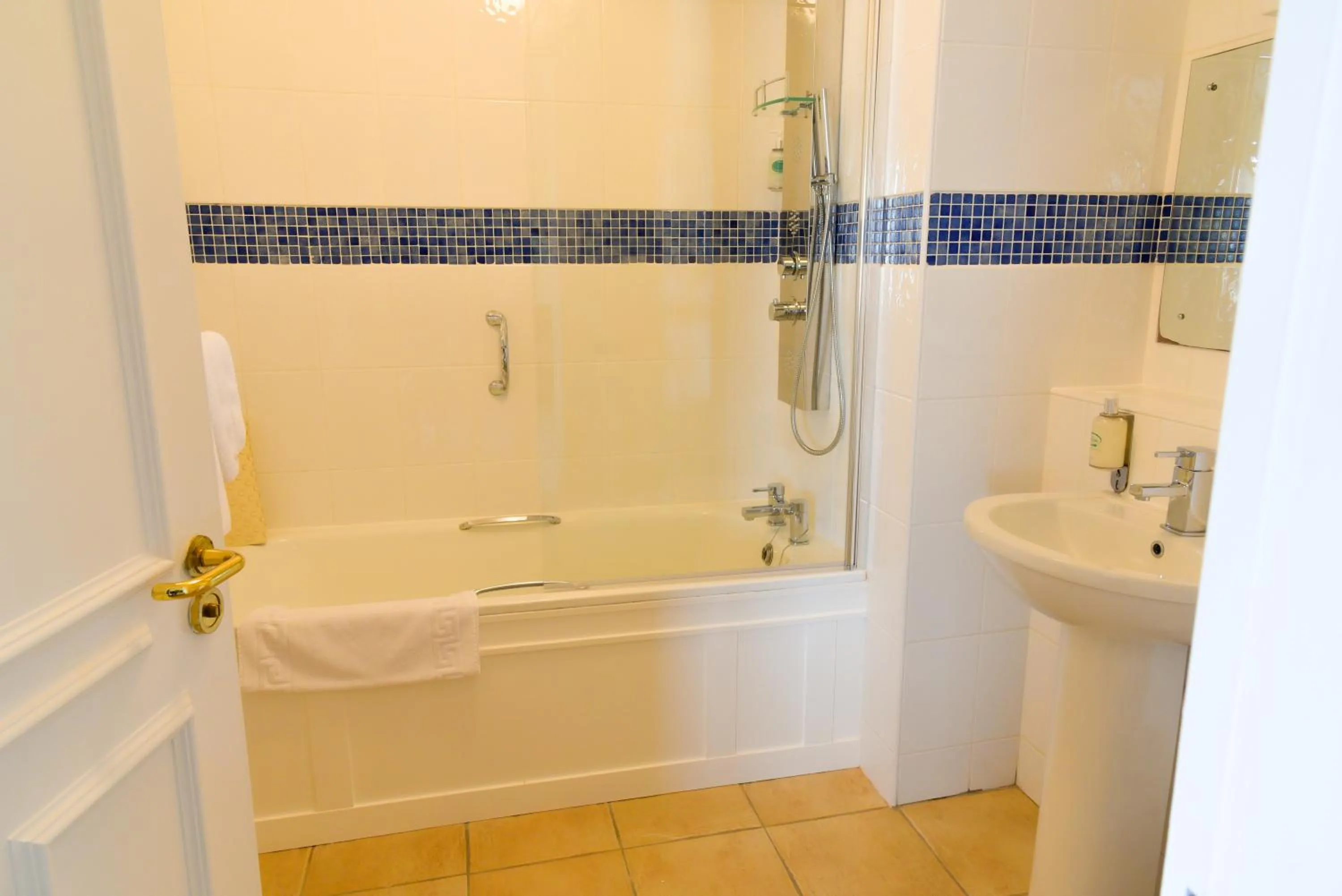 Bathroom in Óstán Oileán Acla