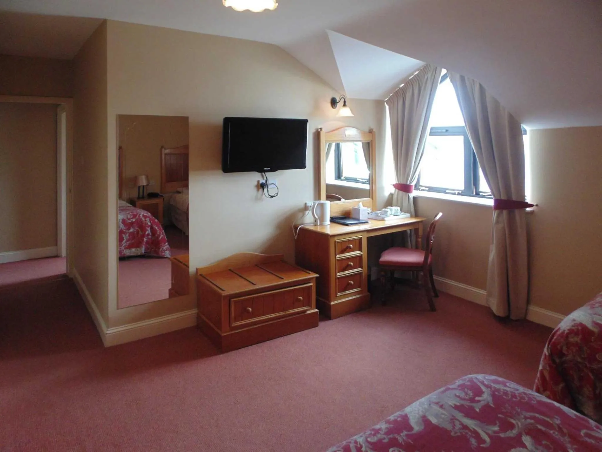 Photo of the whole room, Bed in Óstán Oileán Acla