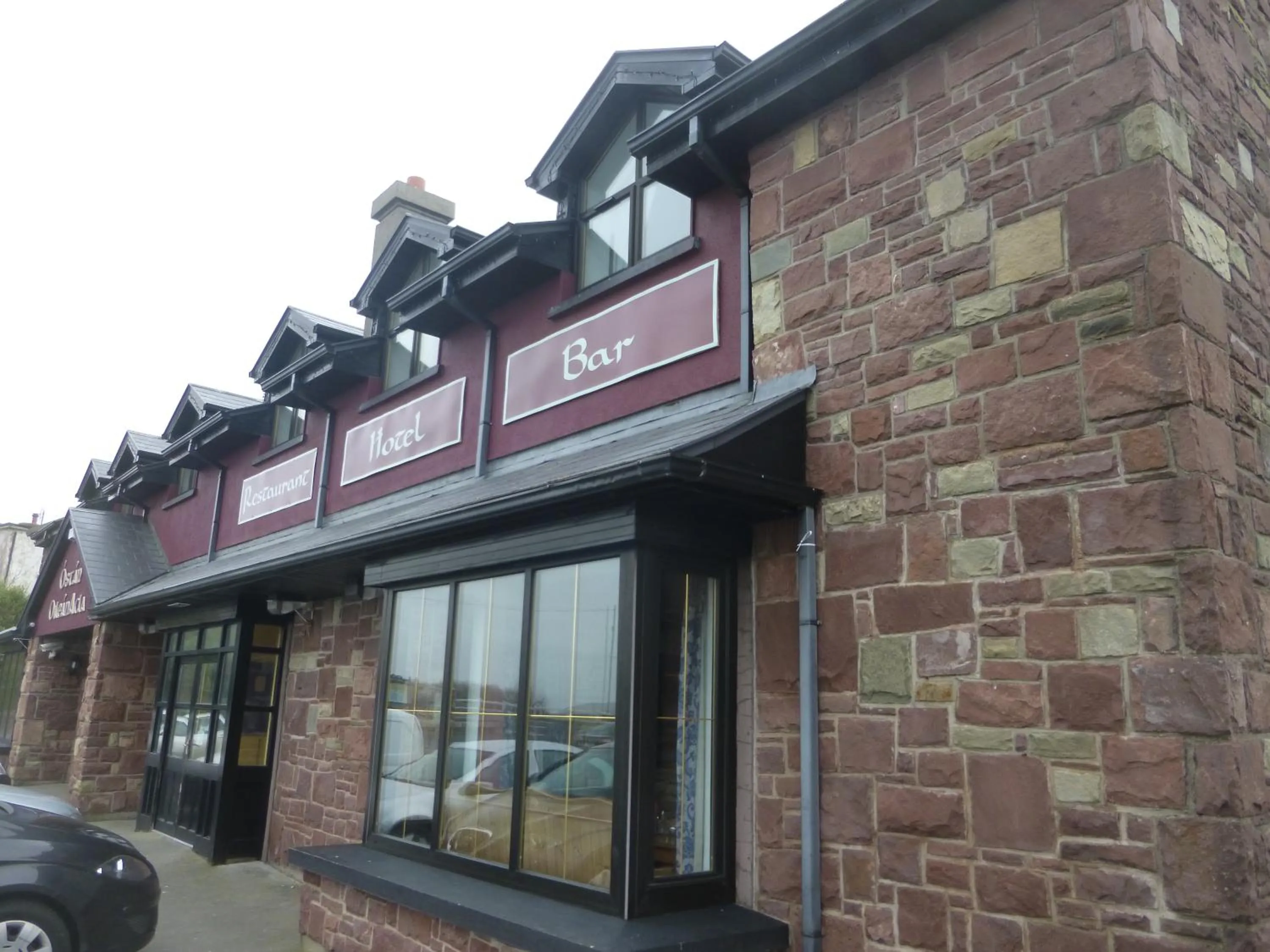 Facade/entrance in Óstán Oileán Acla