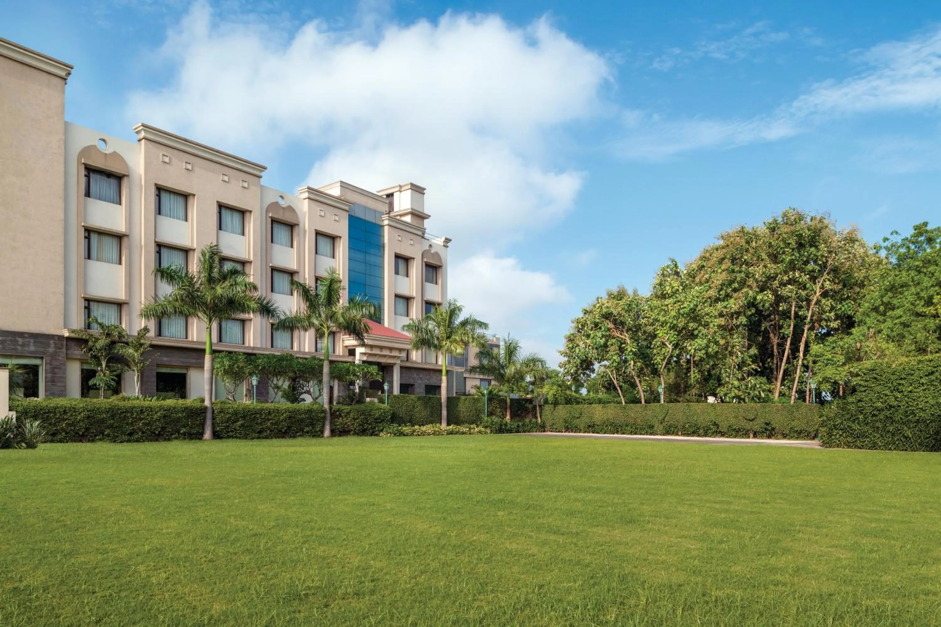 Ramada by Wyndham Varanasi Katesar