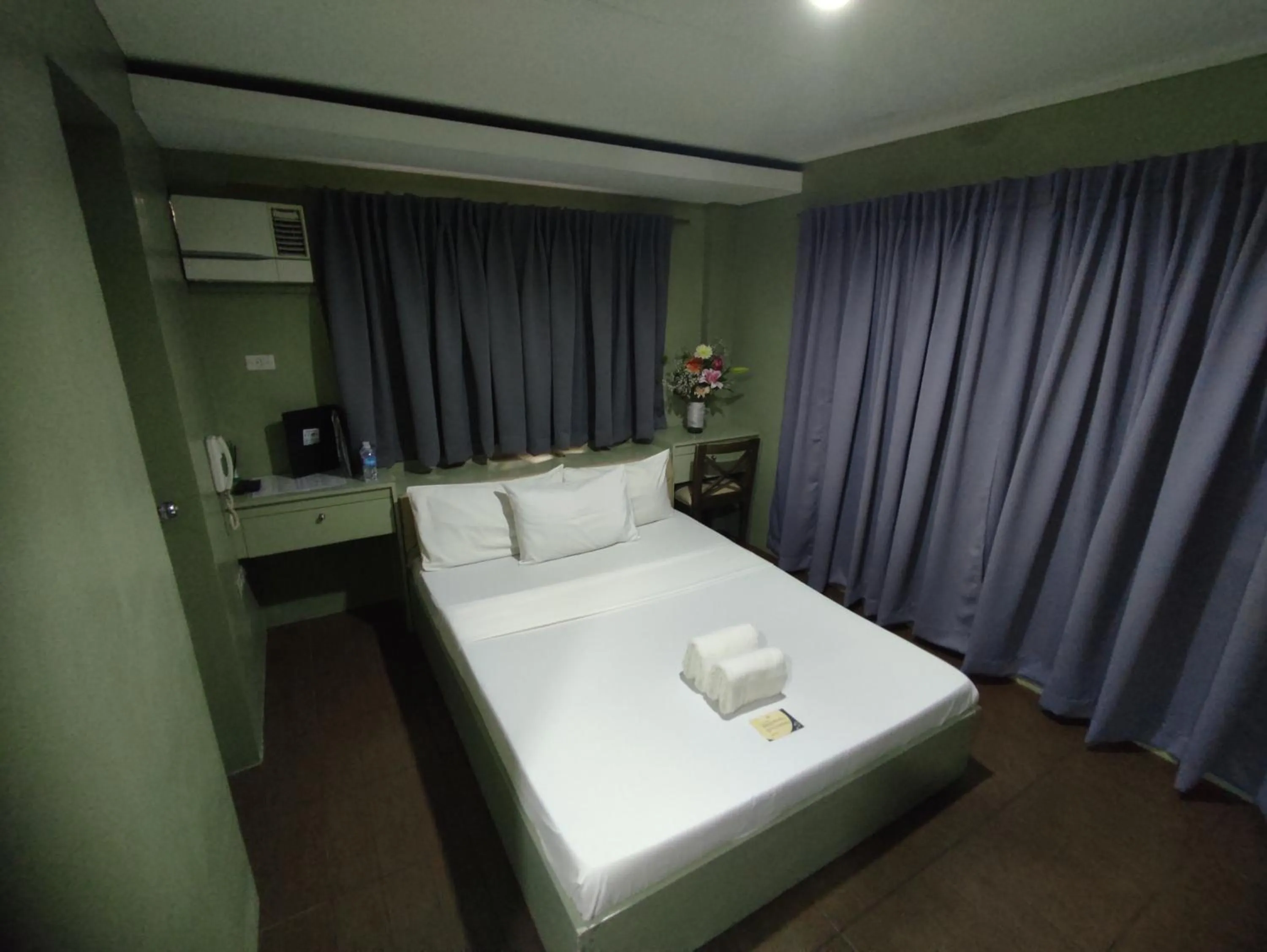 Bed in Villa Isabel Hotel