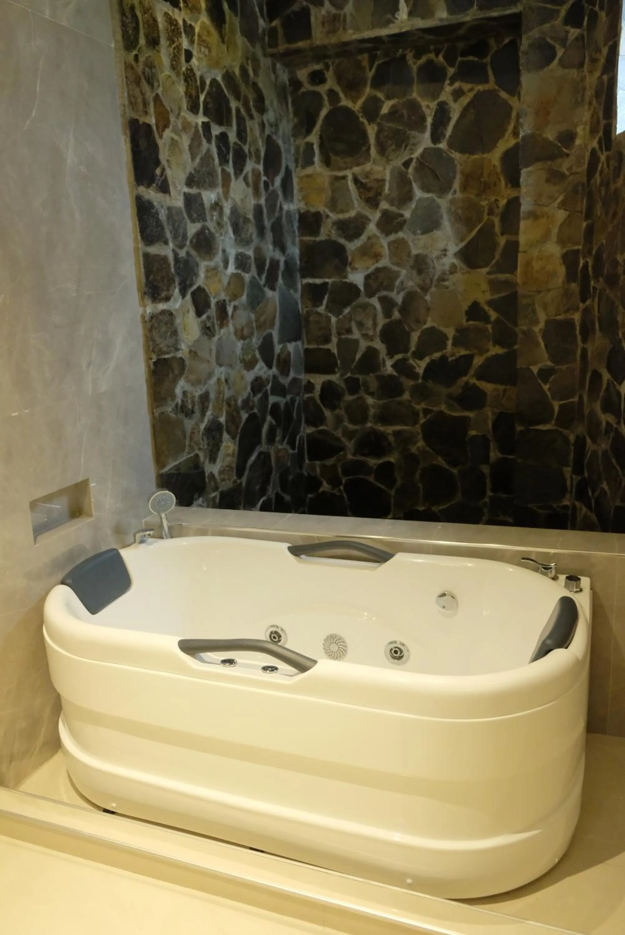 Bath in Villa Isabel Hotel