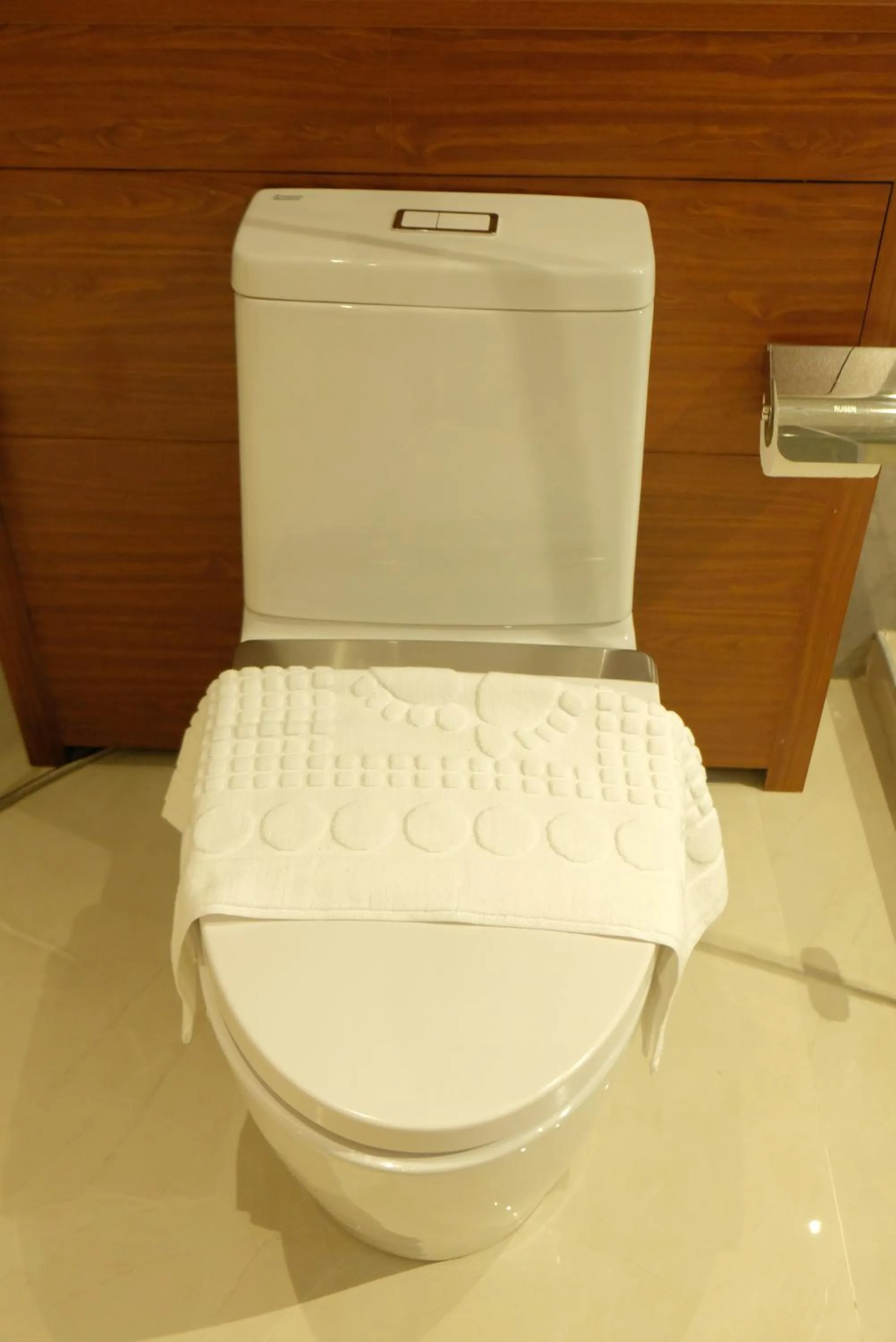Toilet in Villa Isabel Hotel