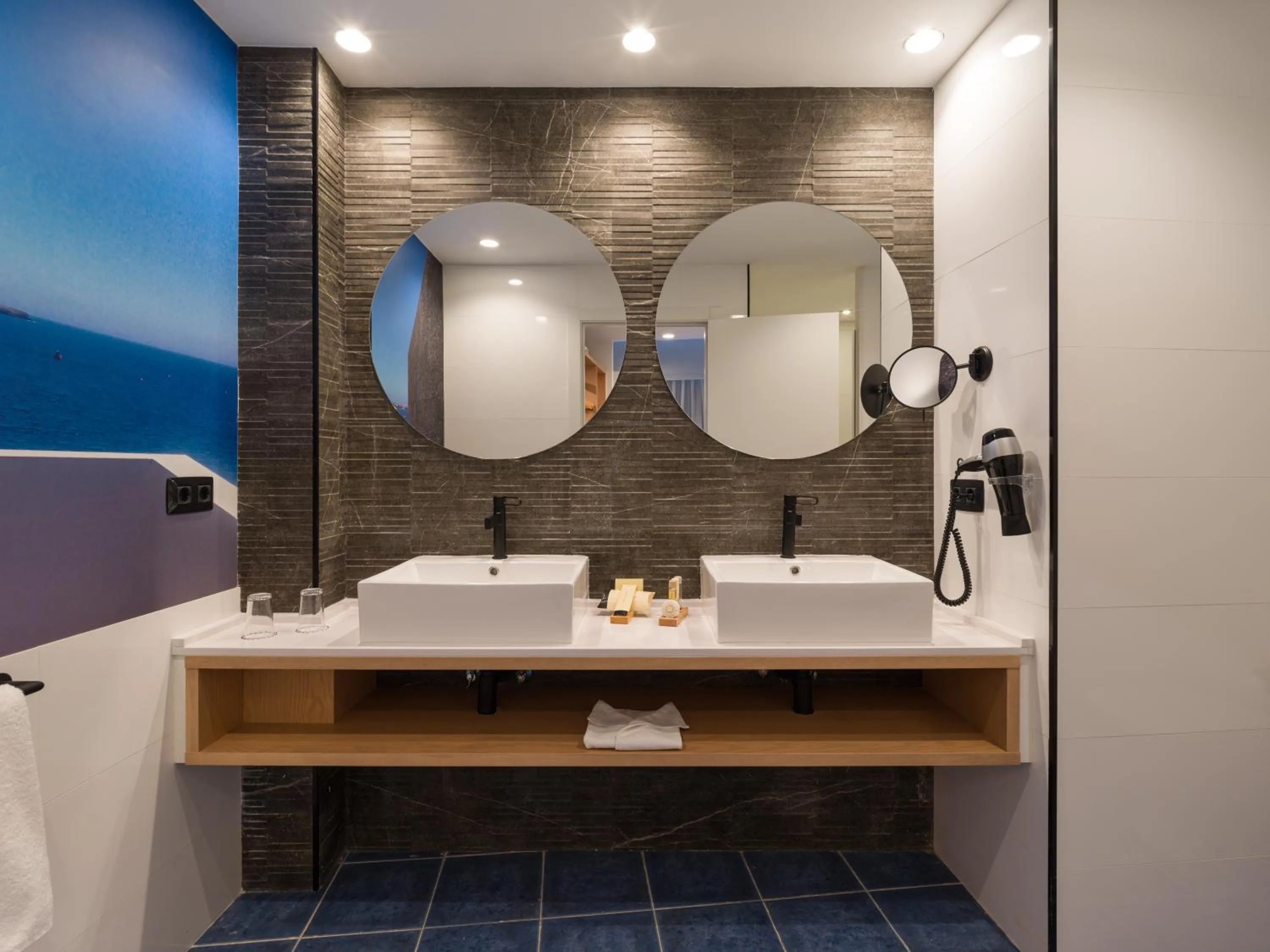 Shower in Hotel Mirador Papagayo by LIVVO