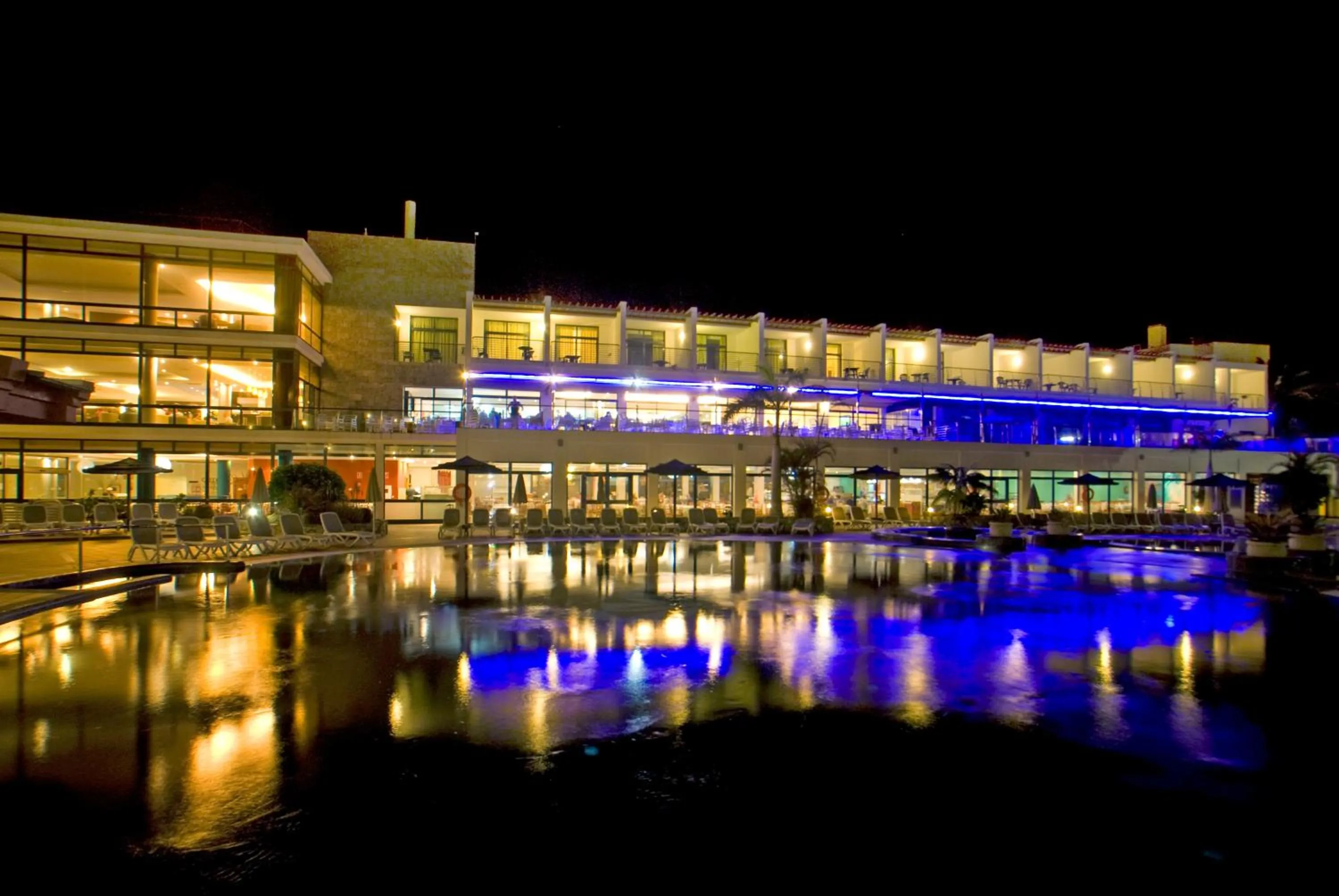 Swimming pool in Hotel Mirador Papagayo by LIVVO