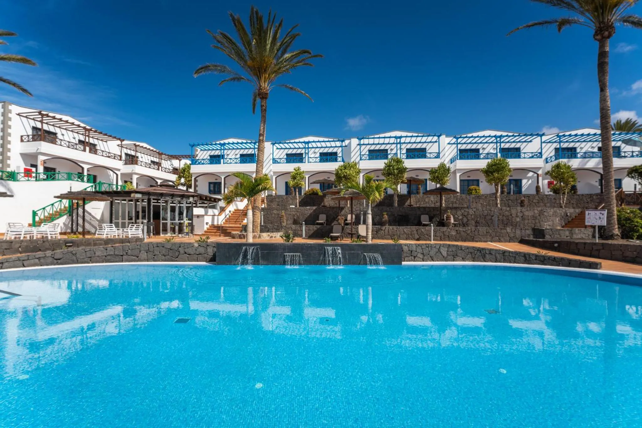 Swimming pool in Hotel Mirador Papagayo by LIVVO