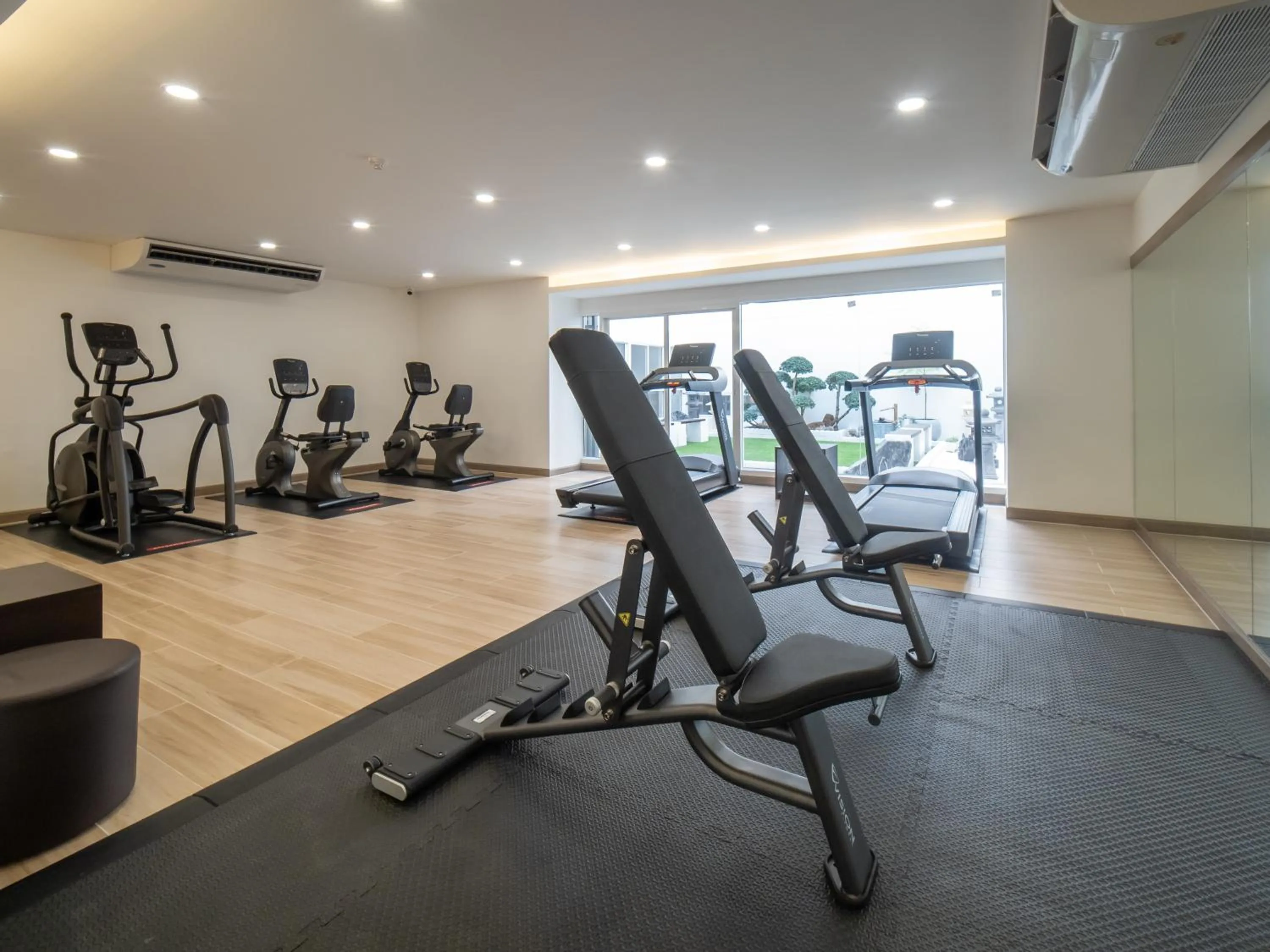Fitness centre/facilities in Samutprakarn Hotel