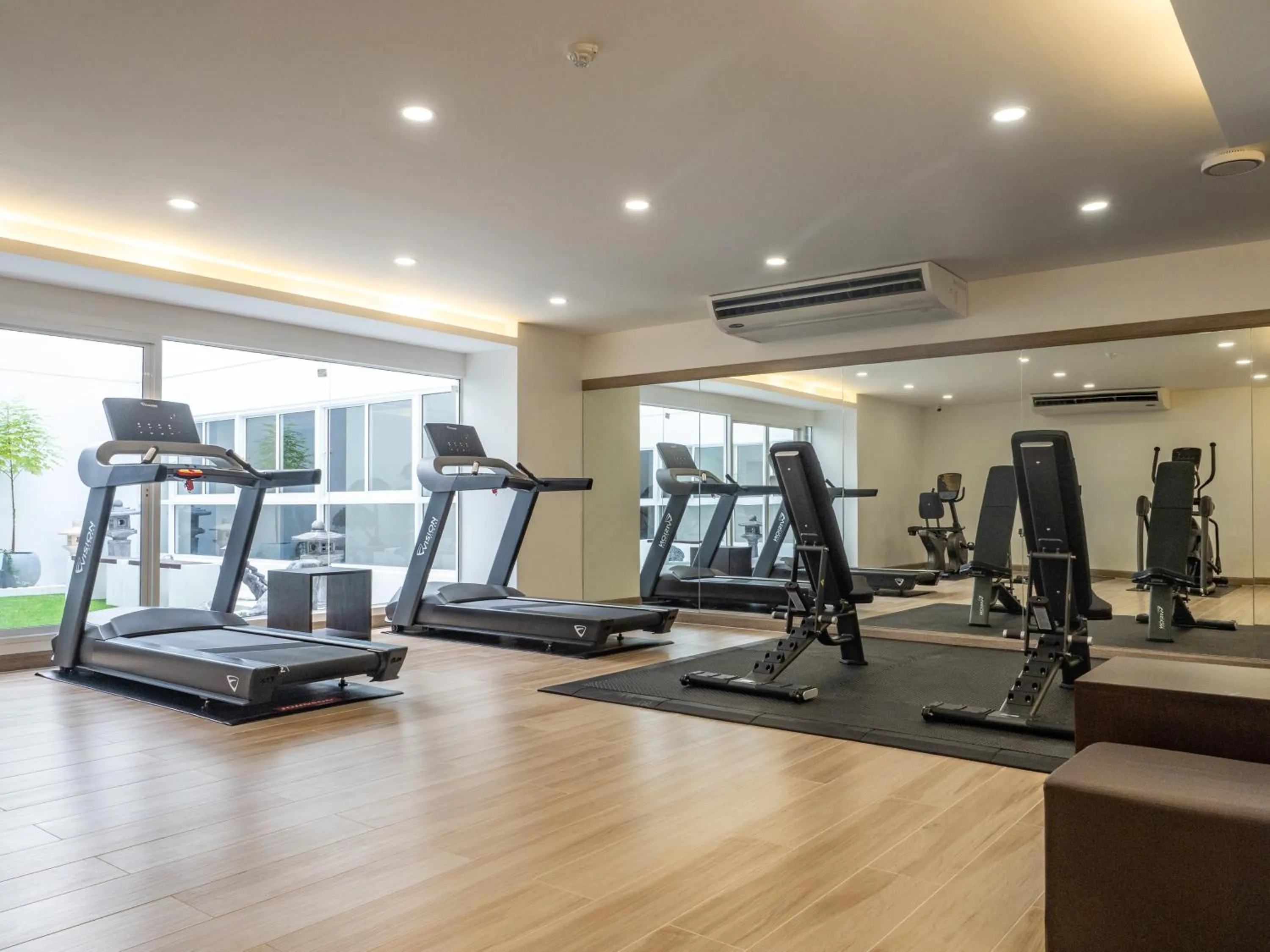 Fitness centre/facilities in Samutprakarn Hotel