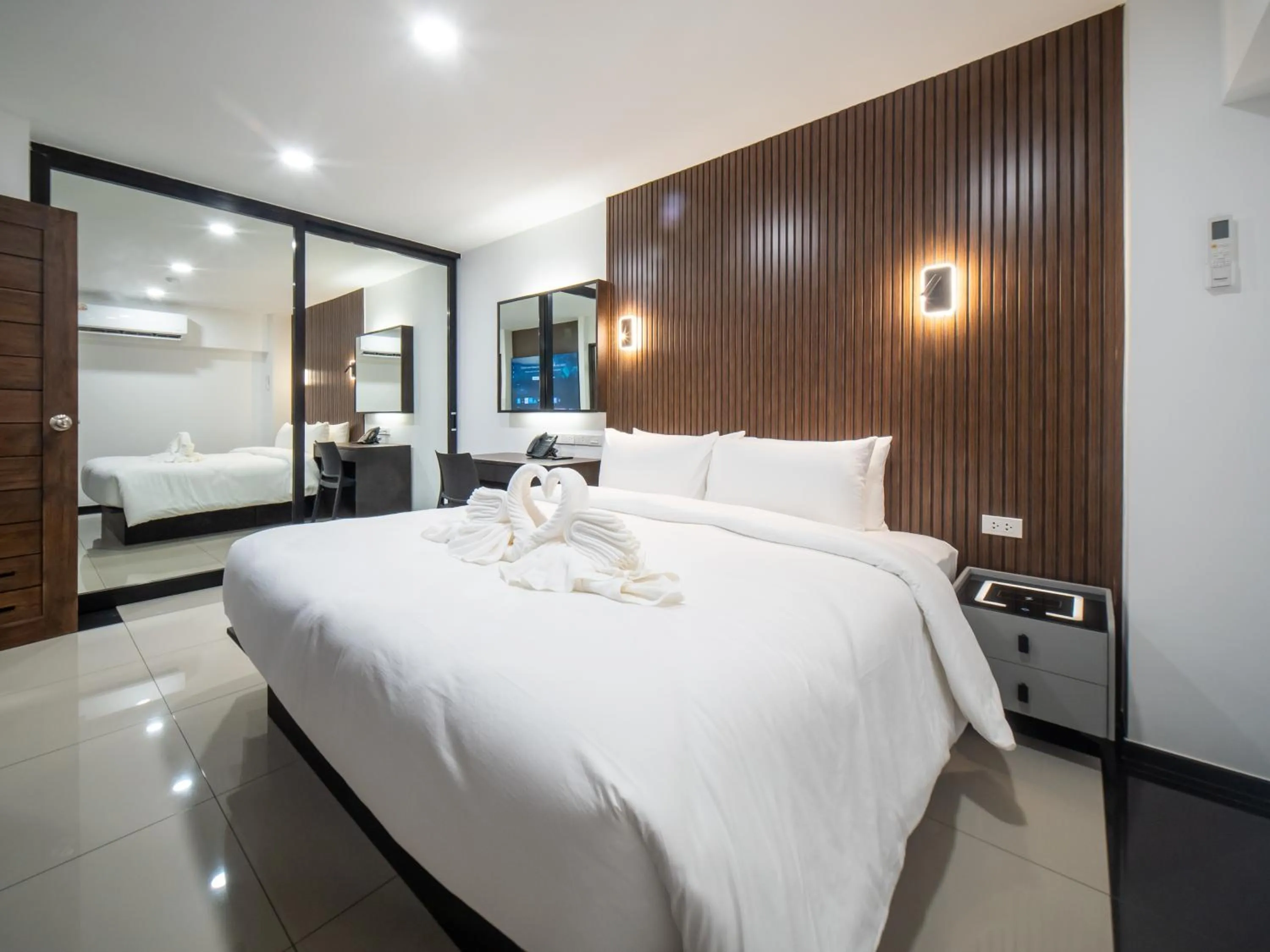 Bedroom, Bed in Samutprakarn Hotel