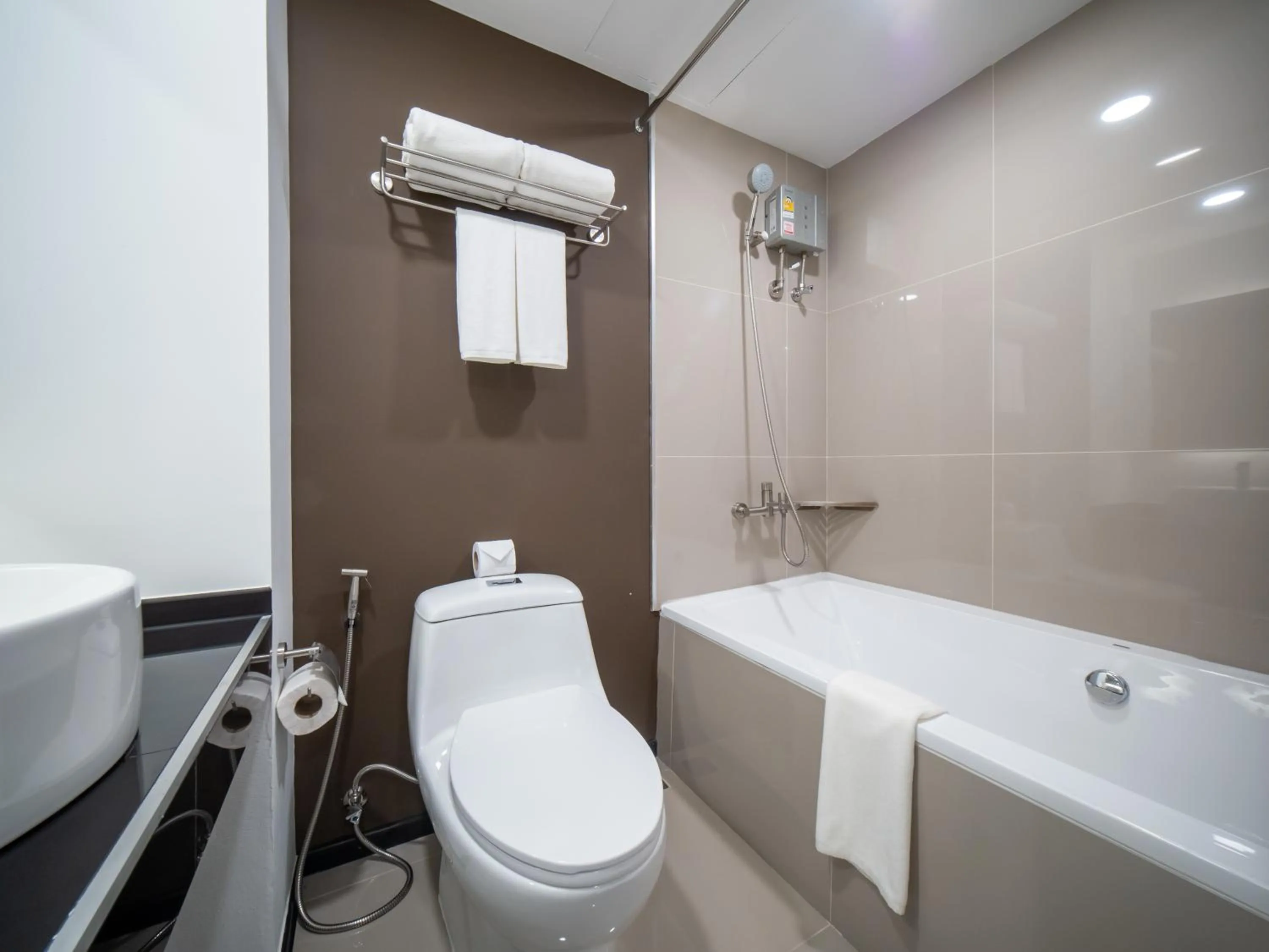 Bath in Samutprakarn Hotel