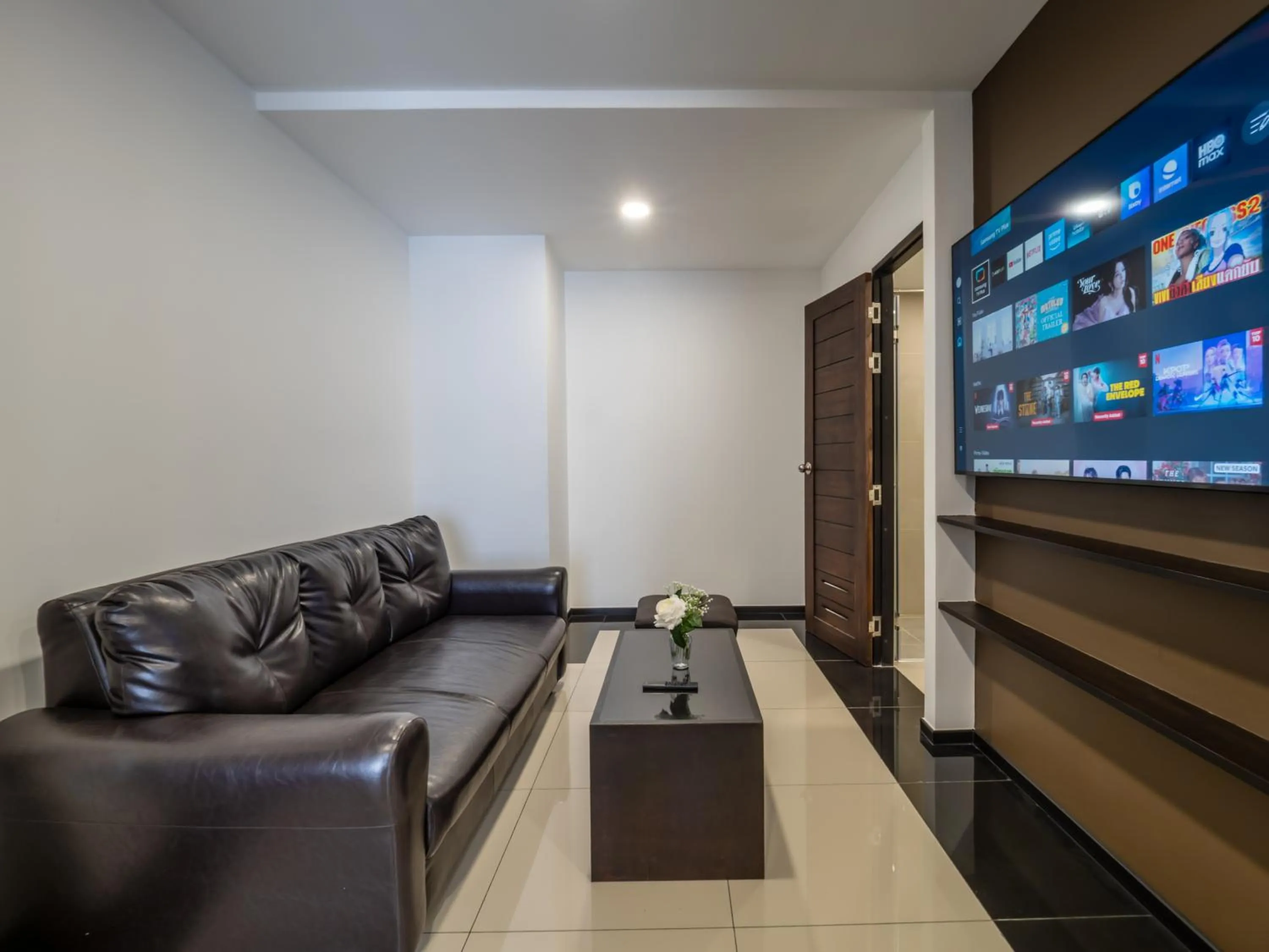 Living room in Samutprakarn Hotel