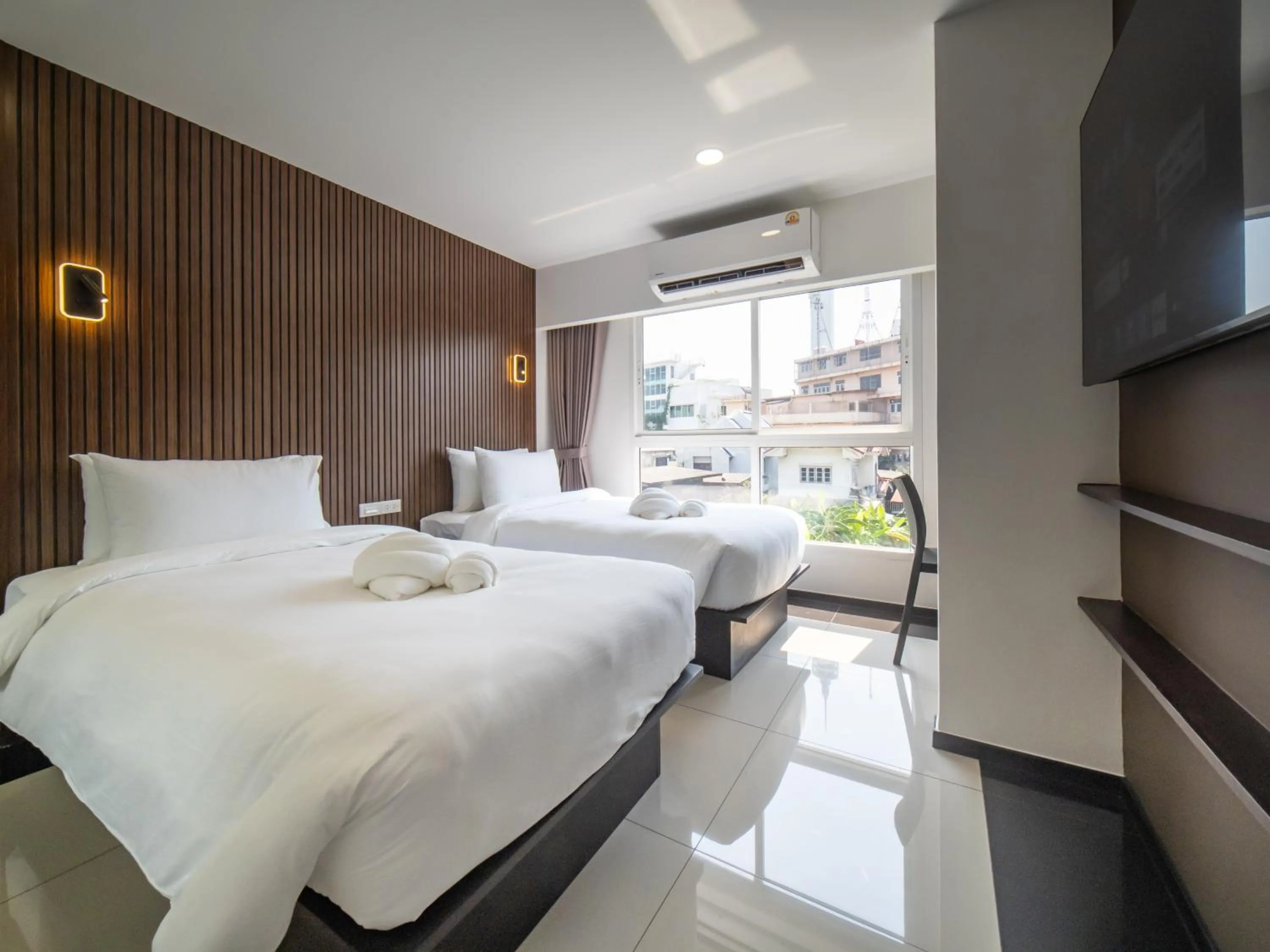 Bedroom, Bed in Samutprakarn Hotel