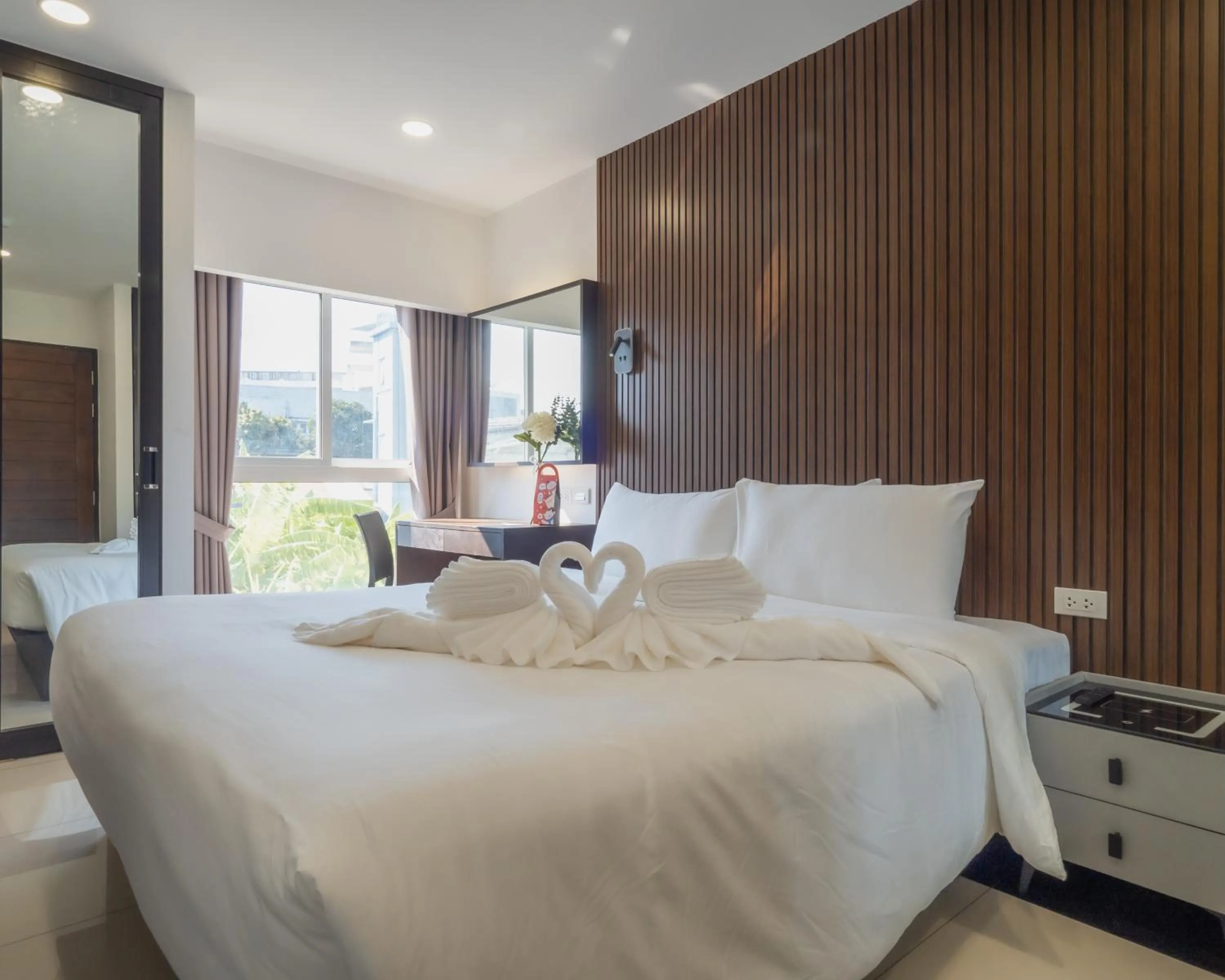 Bedroom, Bed in Samutprakarn Hotel