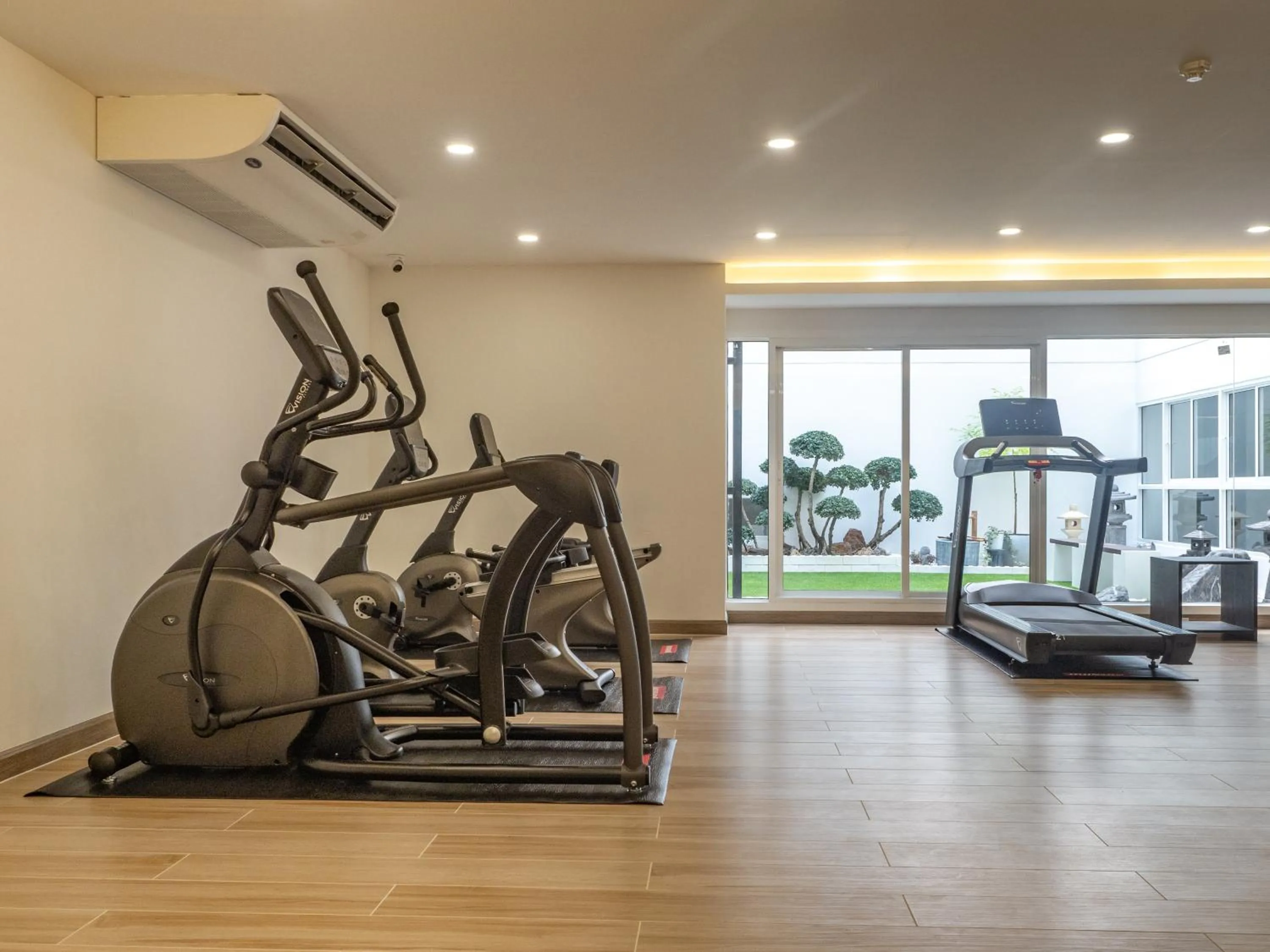 Fitness centre/facilities in Samutprakarn Hotel