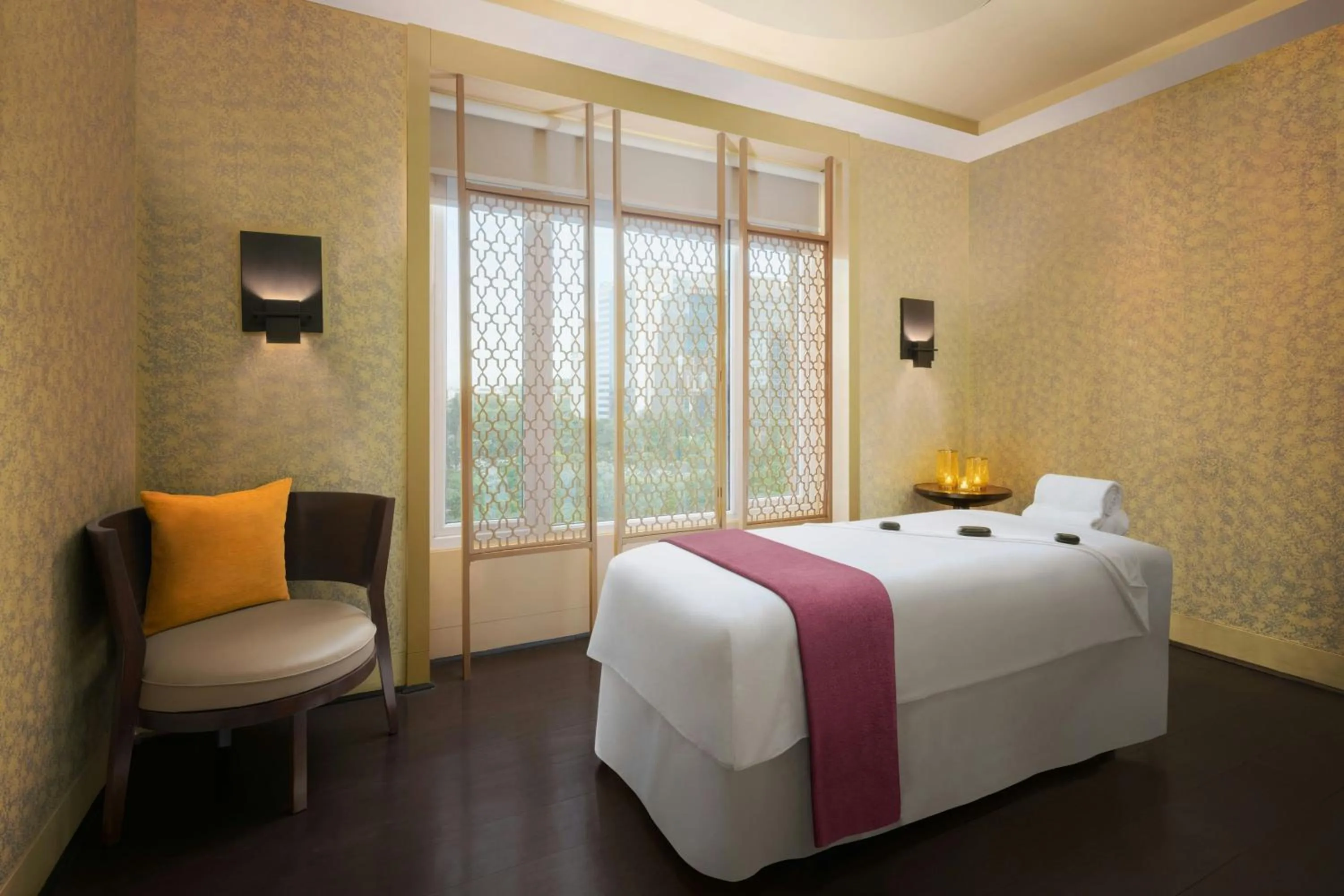 Spa and wellness centre/facilities, Bed in Sheraton Hyderabad Hotel