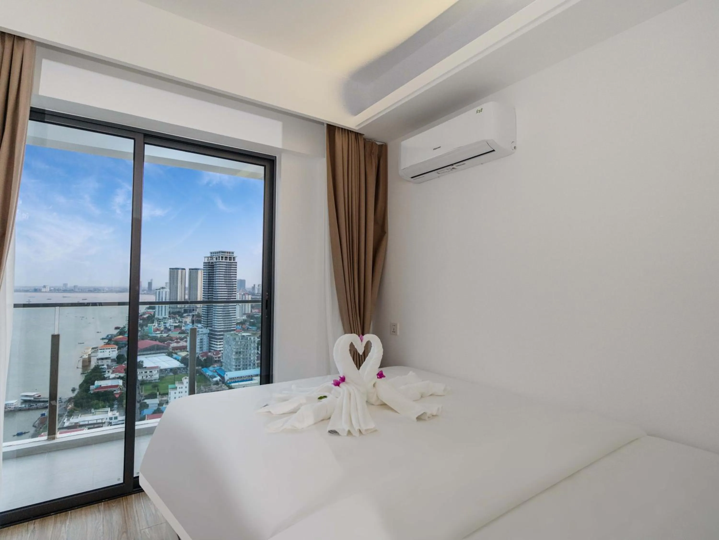 Bed in Merton Holiday Inn