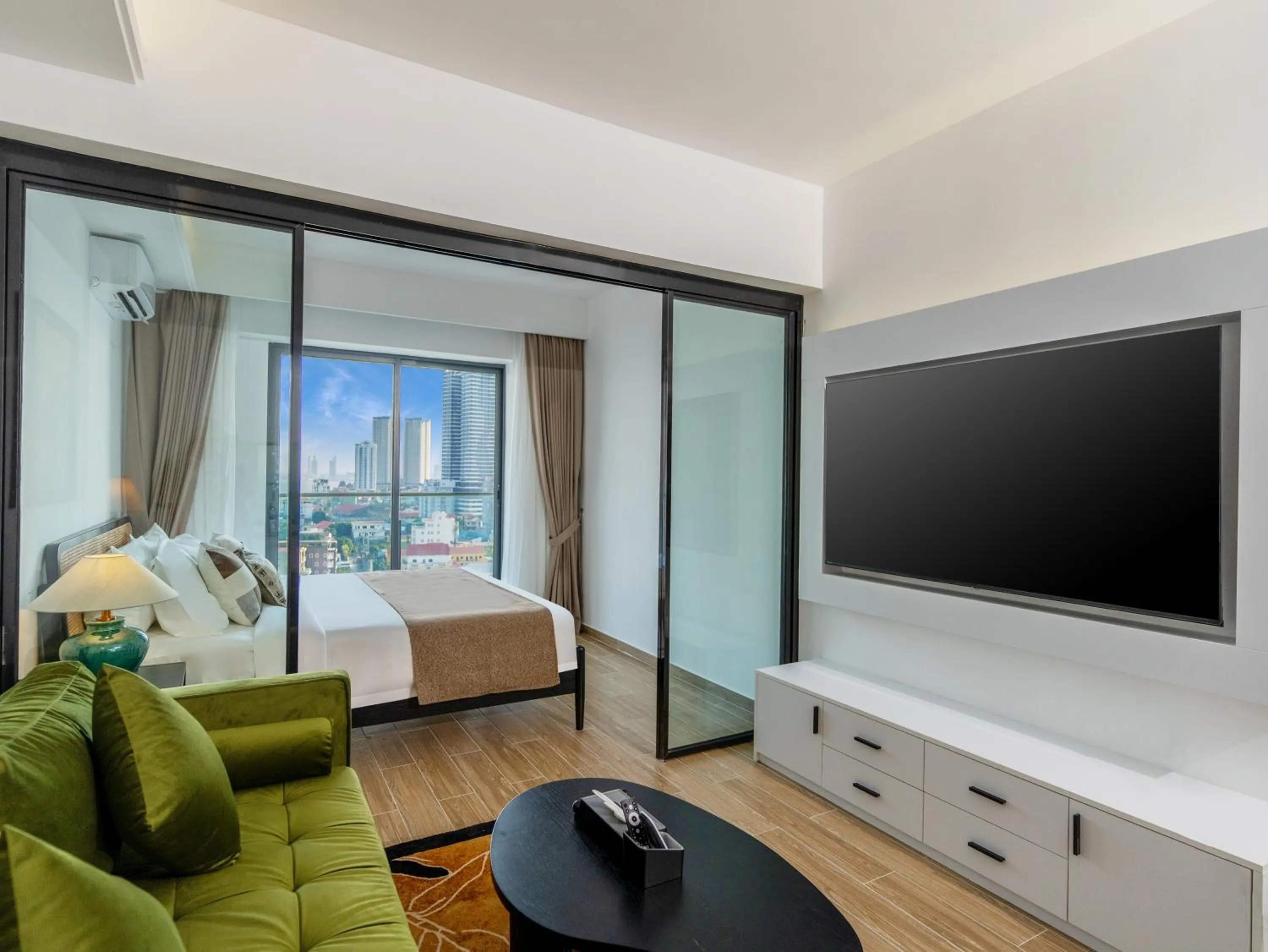 Bed in Merton Holiday Inn