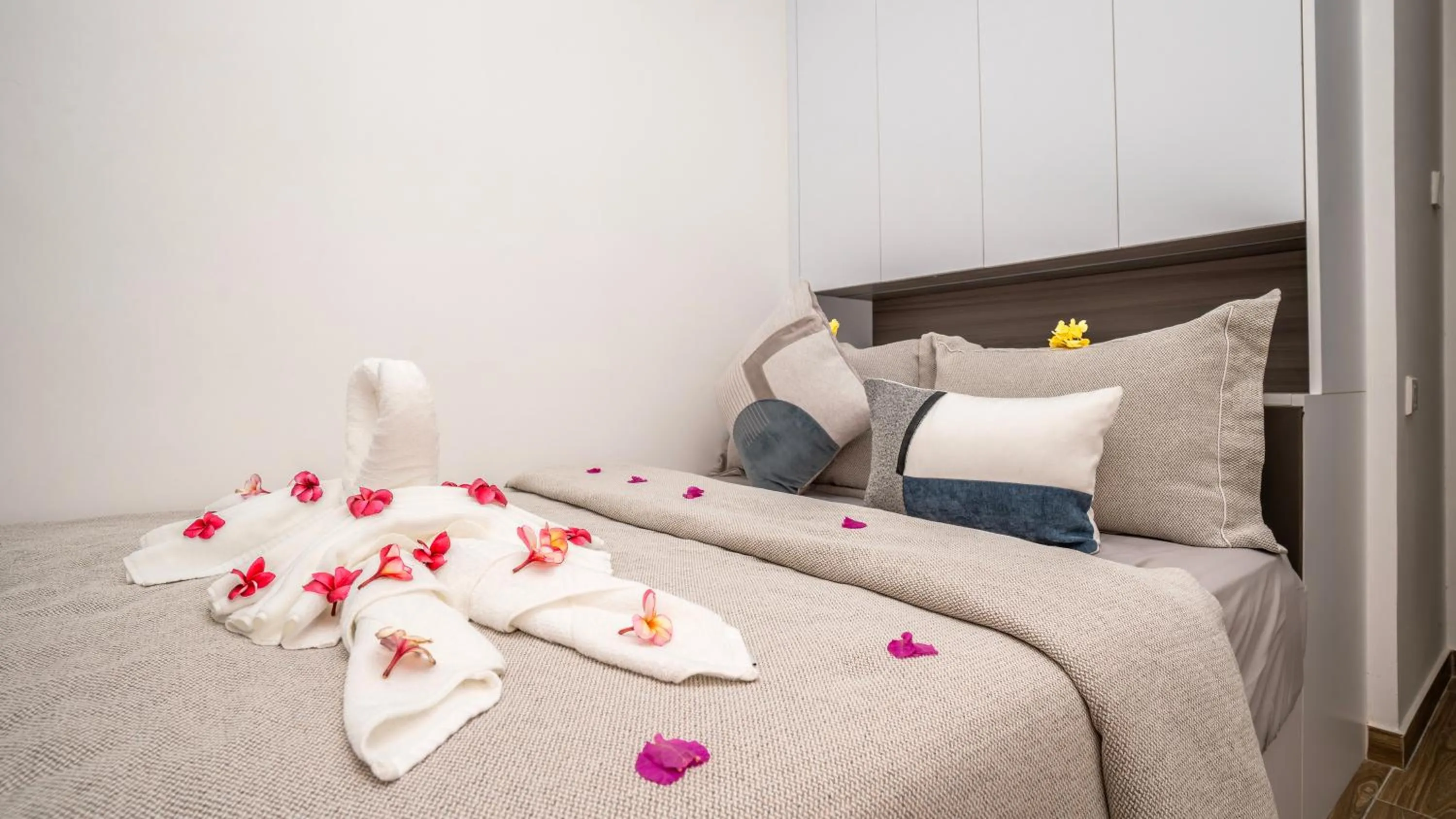 Bed in Merton Holiday Inn