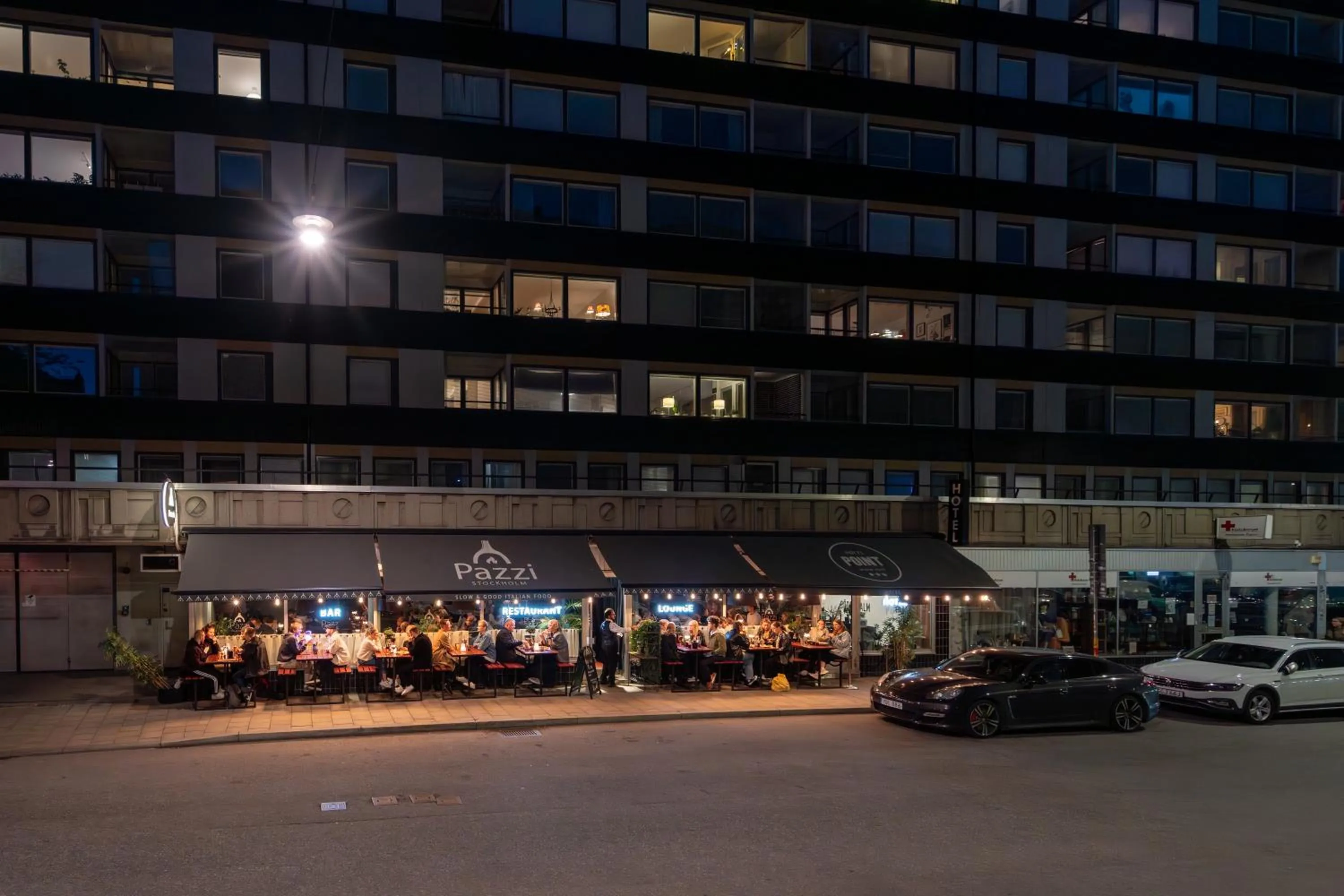 Property building in Hotel Point