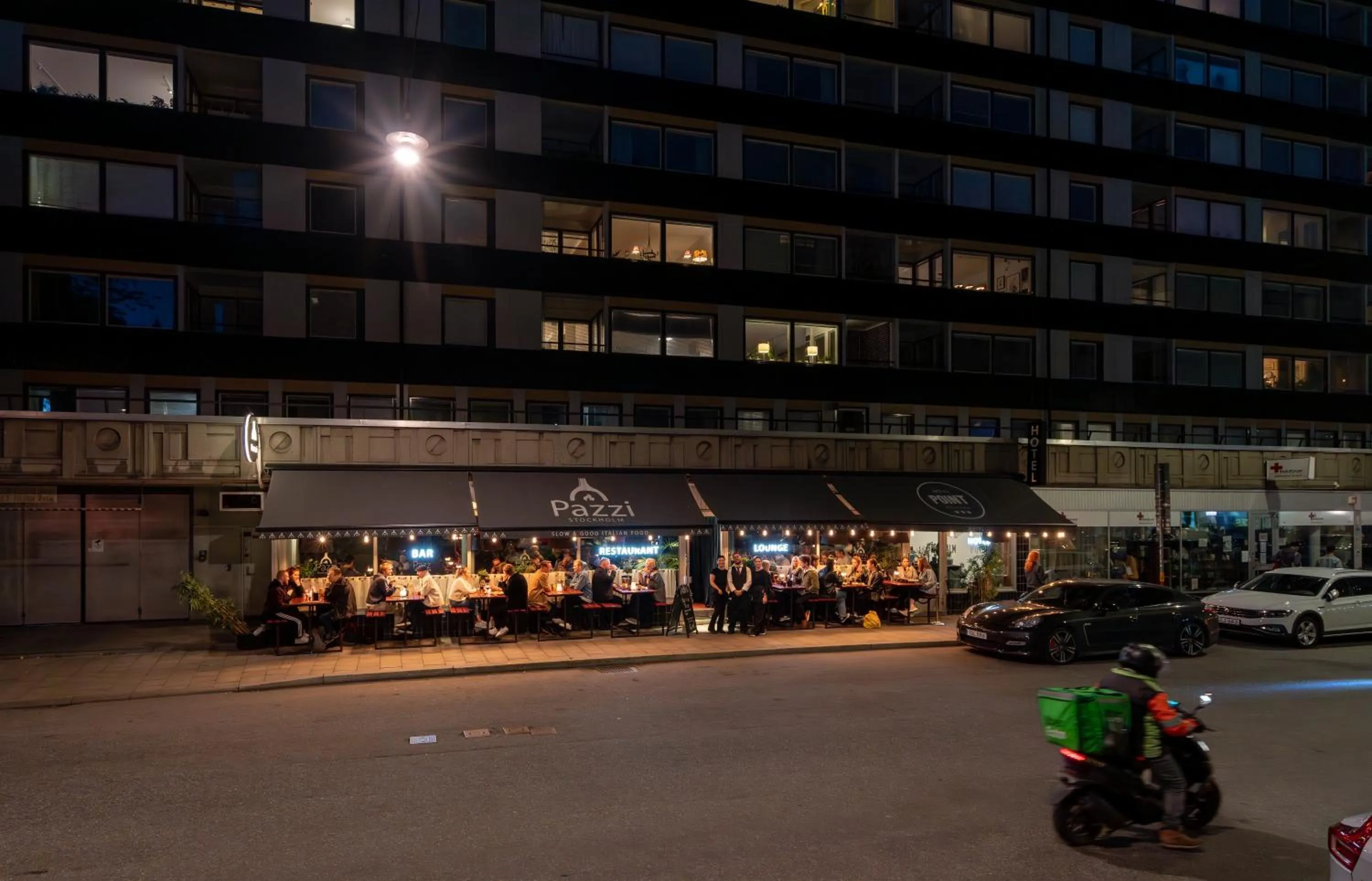 Property building in Hotel Point