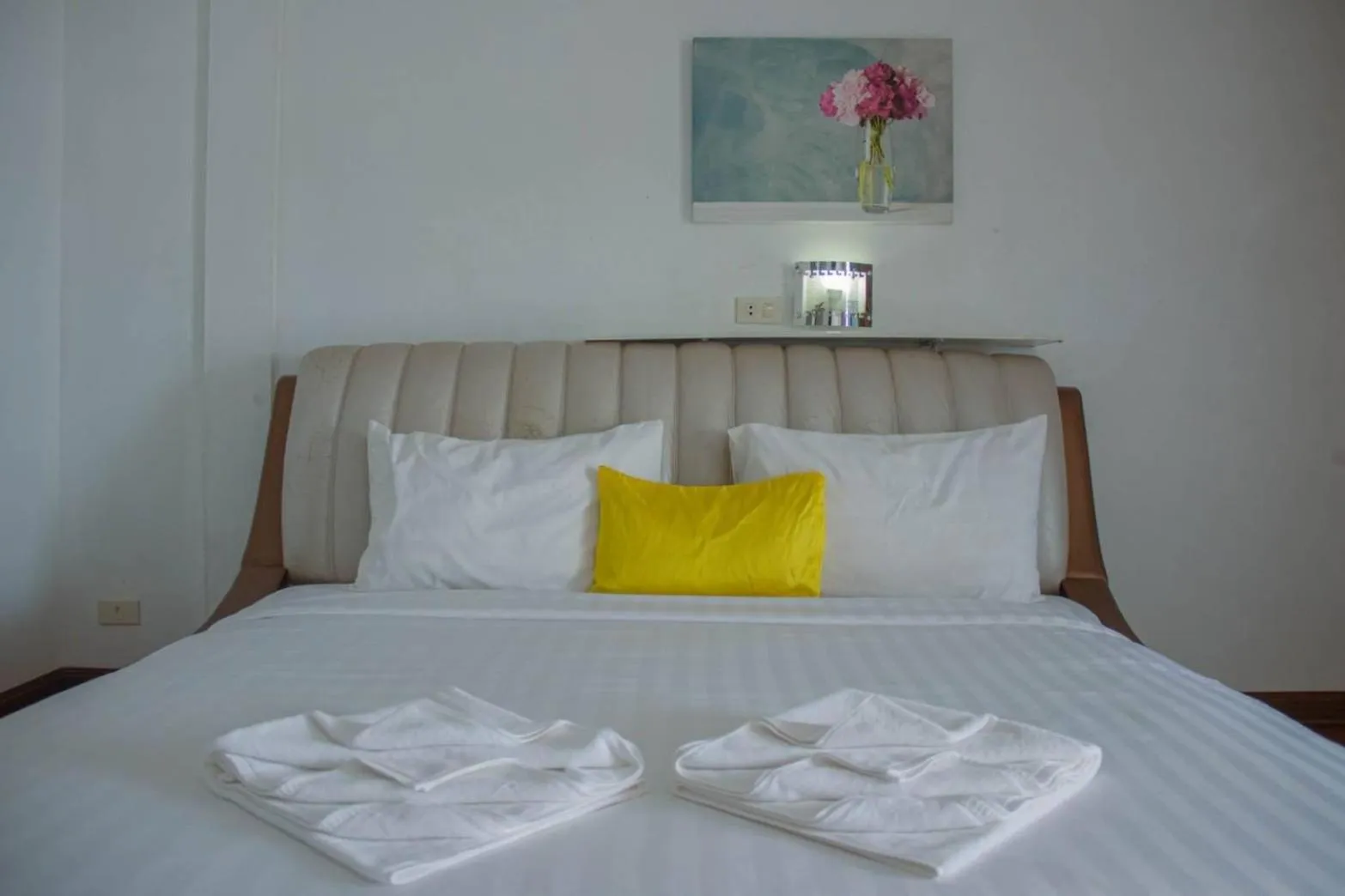 Bed in Kongkhamkoon Hotel