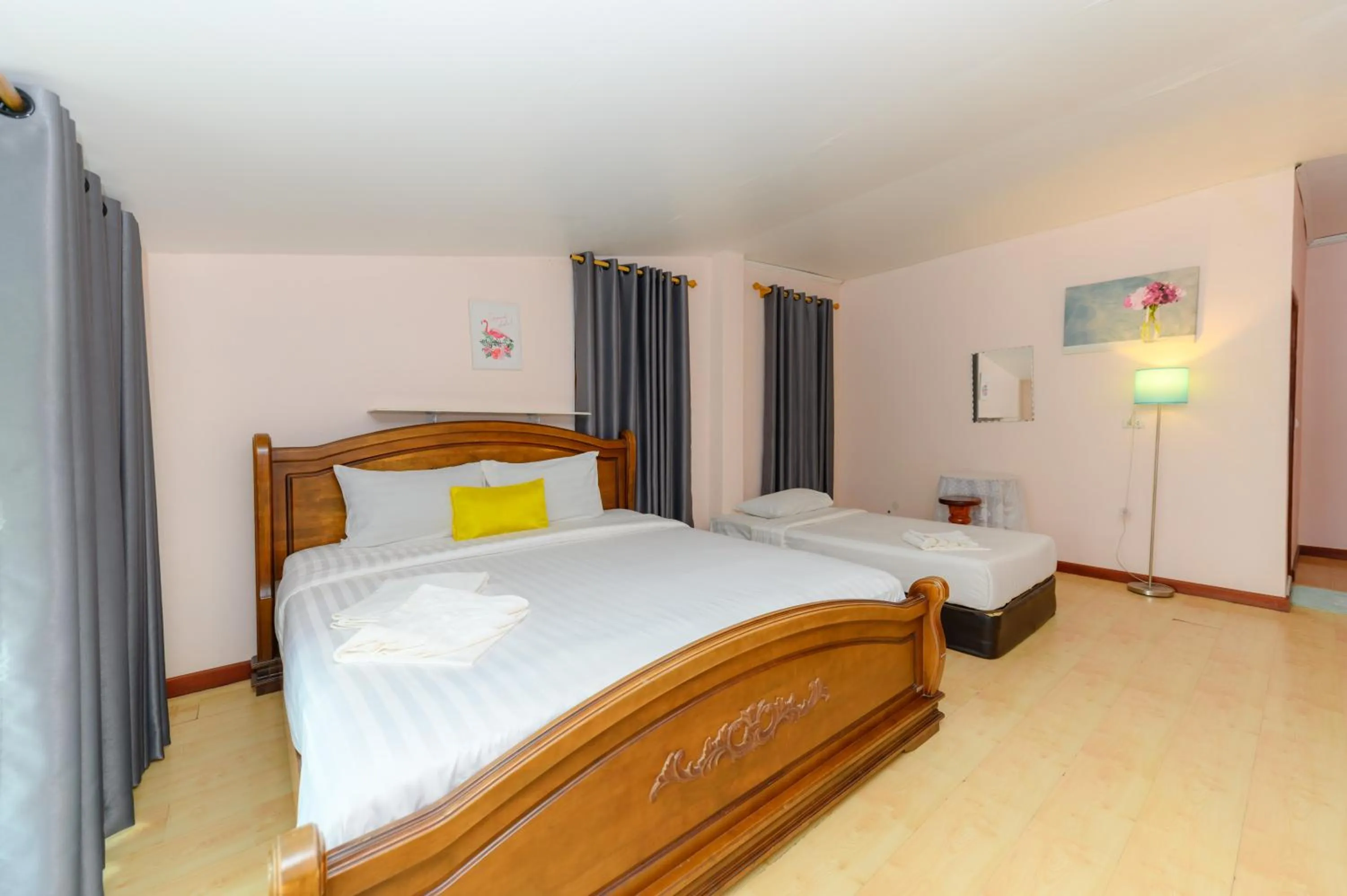 Bed in Kongkhamkoon Hotel